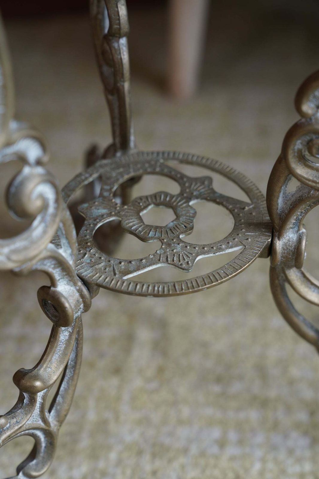 225.0 Antique Brass Plant Stand – Ornate Victorian Style Display Stand photo