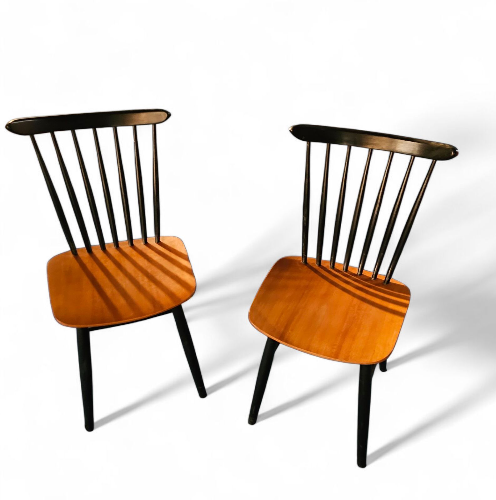 Furniture Set Of 2 Spindle Back Dining Chairs / Curved Seating / Teak Wood Seat / 1960s / Pastoe Holland / 1970s photo
