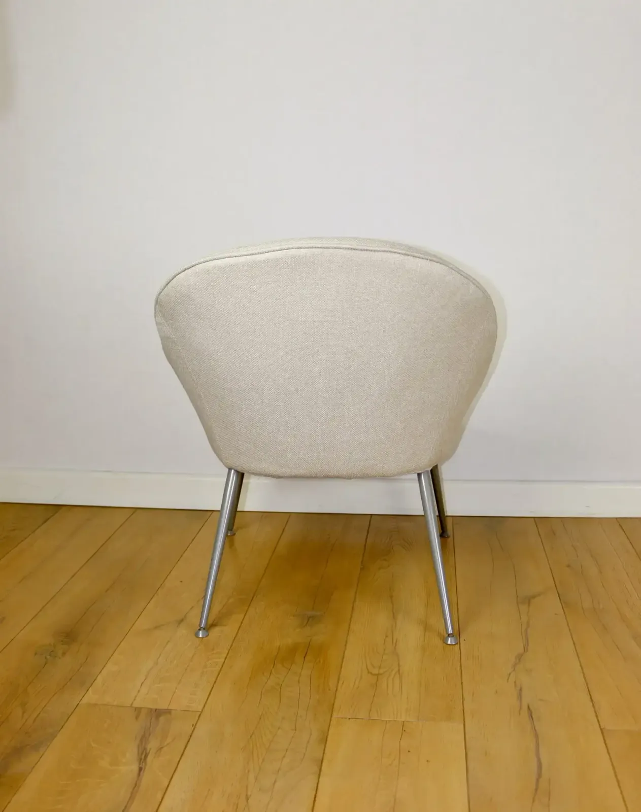 Ivory Beige Shell Armchair From The 1970s On Gray Metal Legs   Beautiful photo 400.0