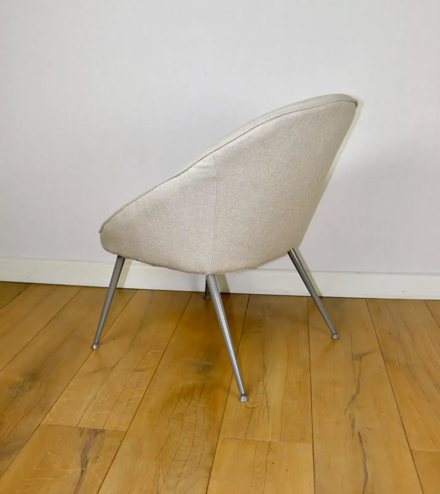 Ivory Beige Shell Armchair From The 1970s On Gray Metal Legs   Beautiful photo vinterior