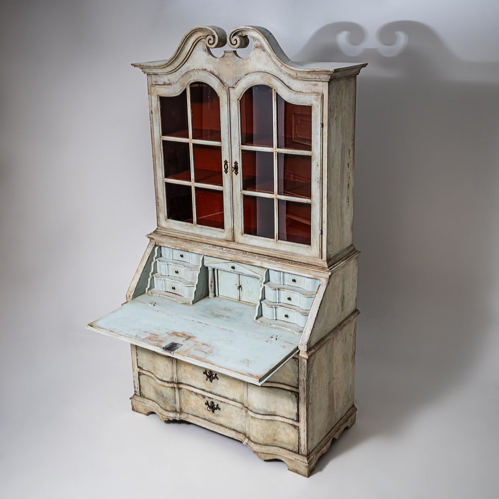 Wit Geschilderd Secretaire Met Glazen Bovenkast, 18e Eeuw photo buy