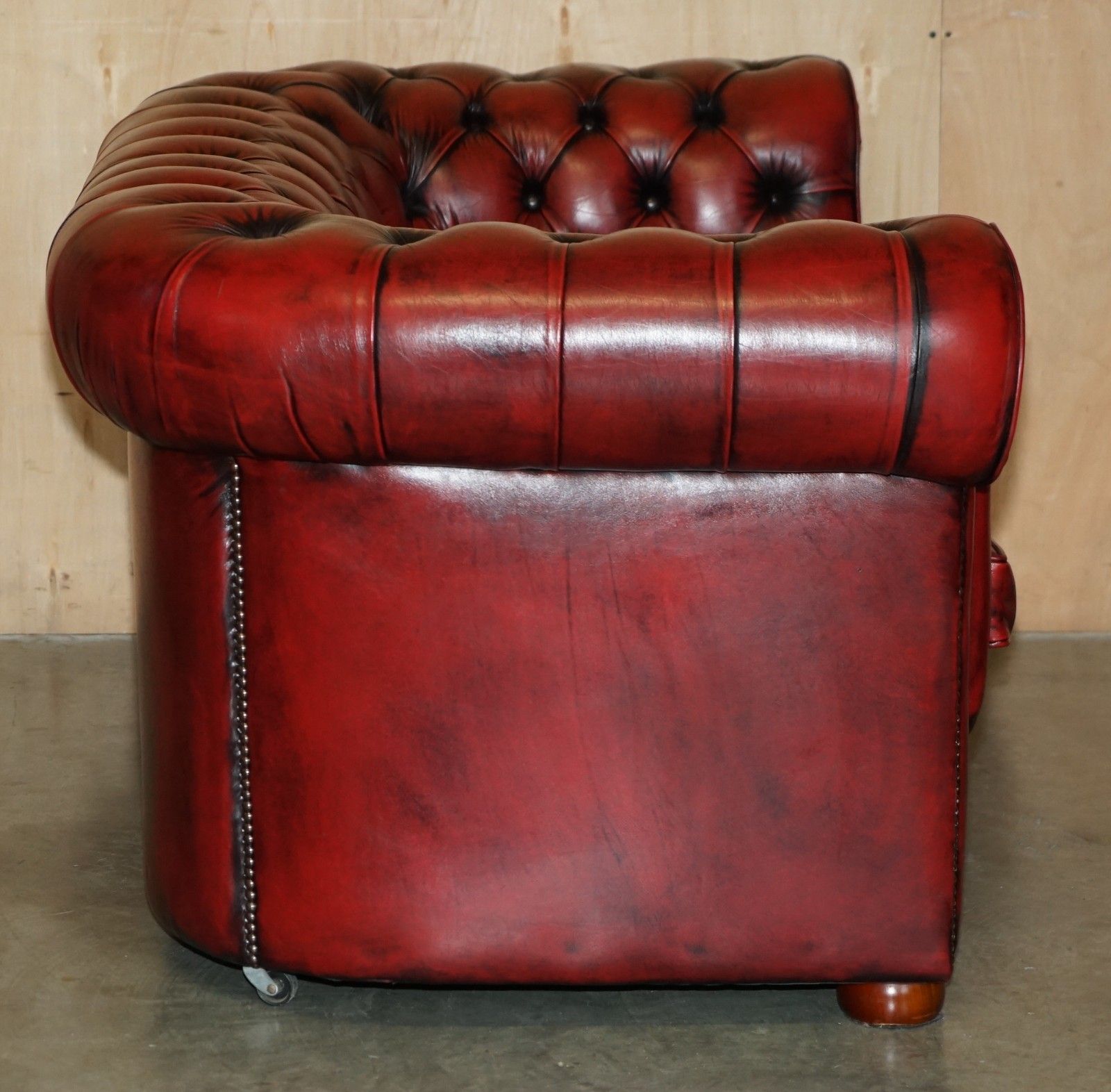 photo buy Lovely Vintage Oxblood Bordeaux Leather Chesterfield Club Sofa Part Of Suite