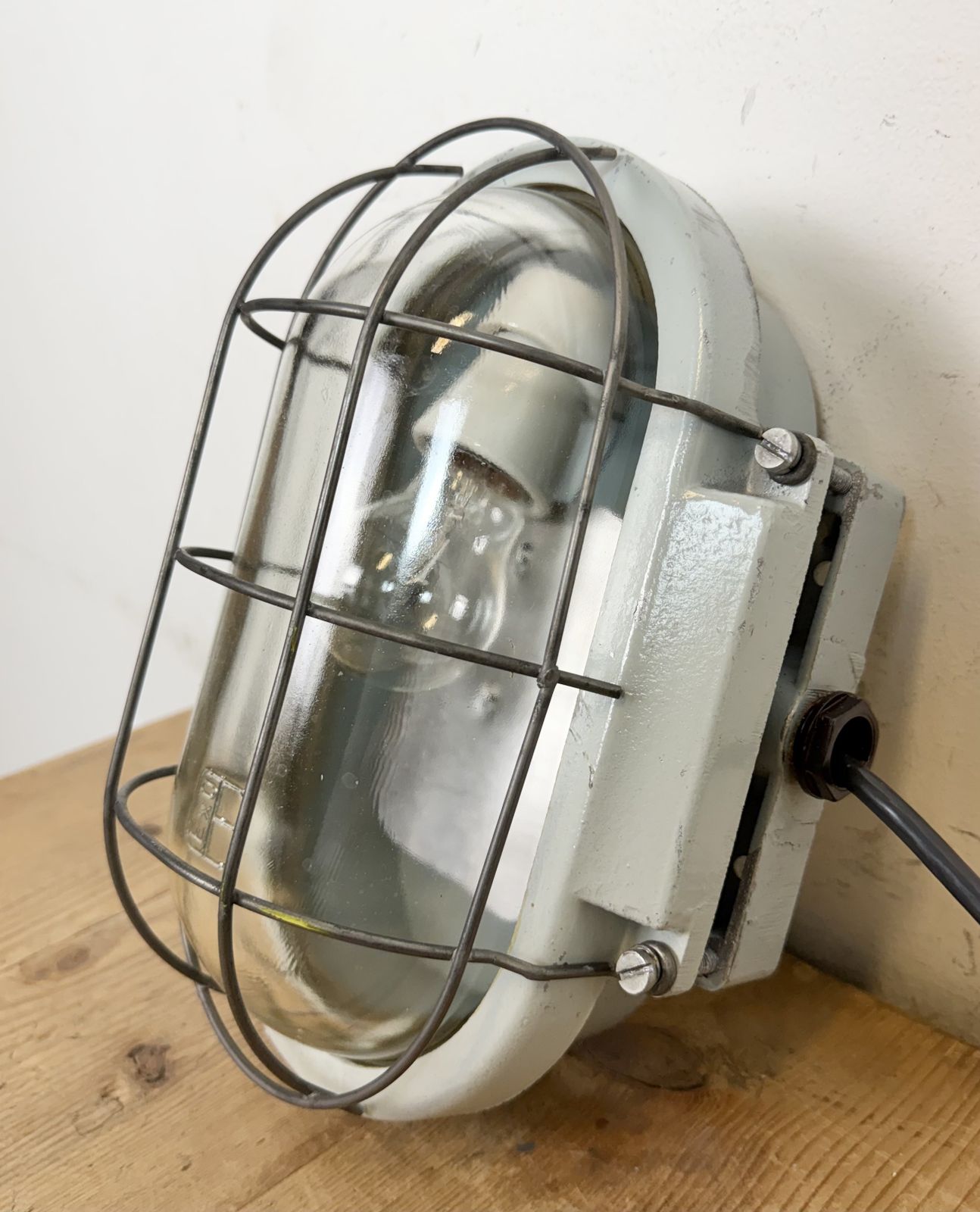 photo furniture Industrial Cast Aluminium Wall Light With Clear Glass From Elektrosvit, 1970s,2x
