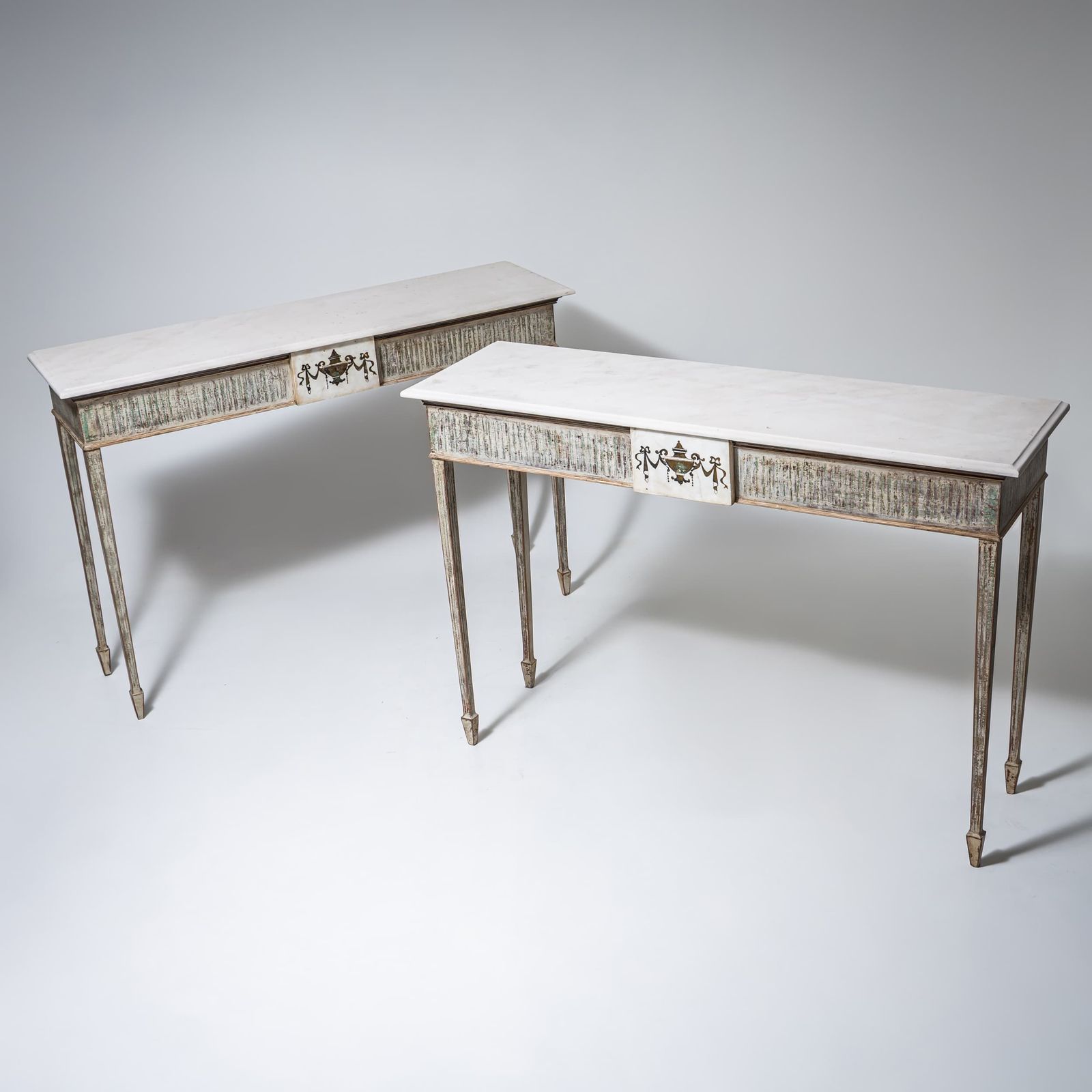Paar Louis XVI Stijl Consoles Met Gegoten Stenen Bladen, 20e Eeuw