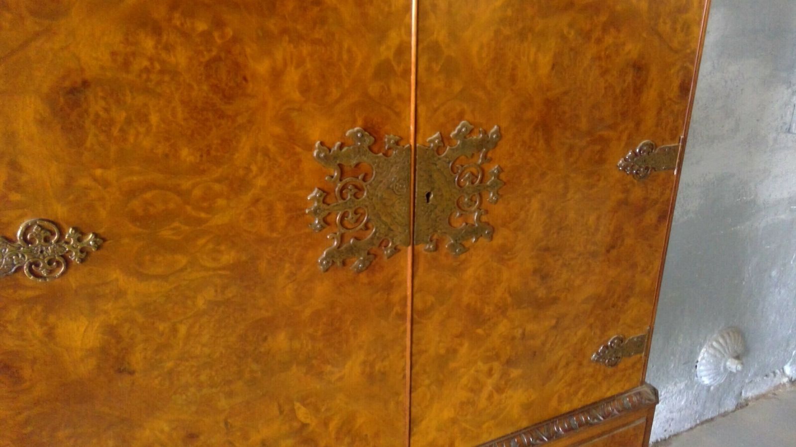 Lou And Harry Epstein A Fine Figured Burl Walnut Cocktail Cabinet In The Queen Anne Style By The Epstein Furniture Company Locks Working Supplied With photo vinterior