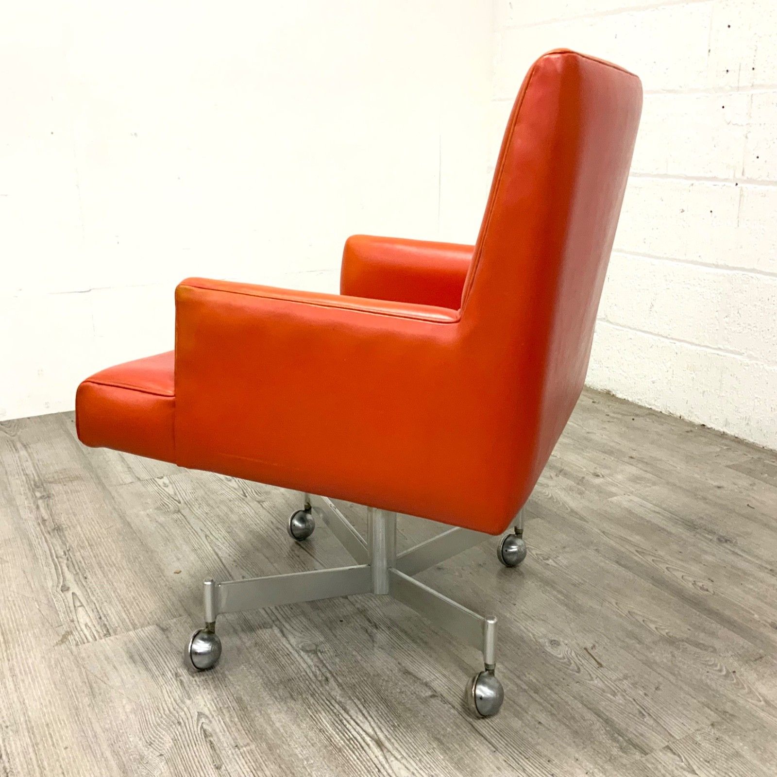 An Original Midcentury Swivel Office Lounge Chair By Glendales Andersen USA photo for sale