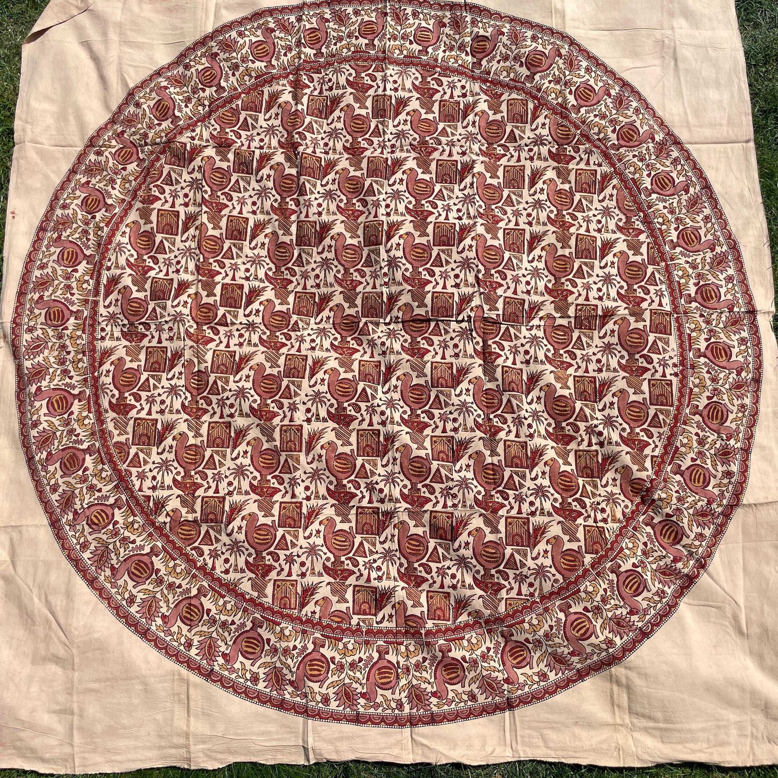 Textiles Hand Printed Indian Fabric 171x162cm Dodo Bird Pattern Block Pink Red Tapestry Cotton Handmade Craft Round Making Traditional Cloth India photo