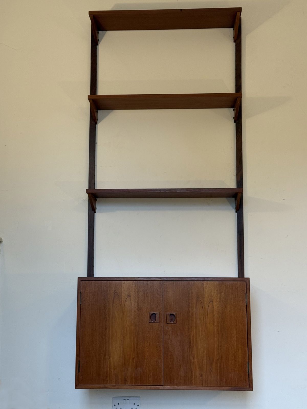 Single Bay, Mid Century Danish Wall System photo vinterior