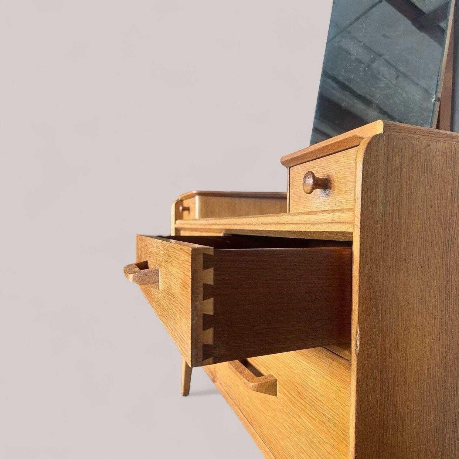 G Plan Brandon Oak Dressing Table With Mirror – 1960s photo vinterior