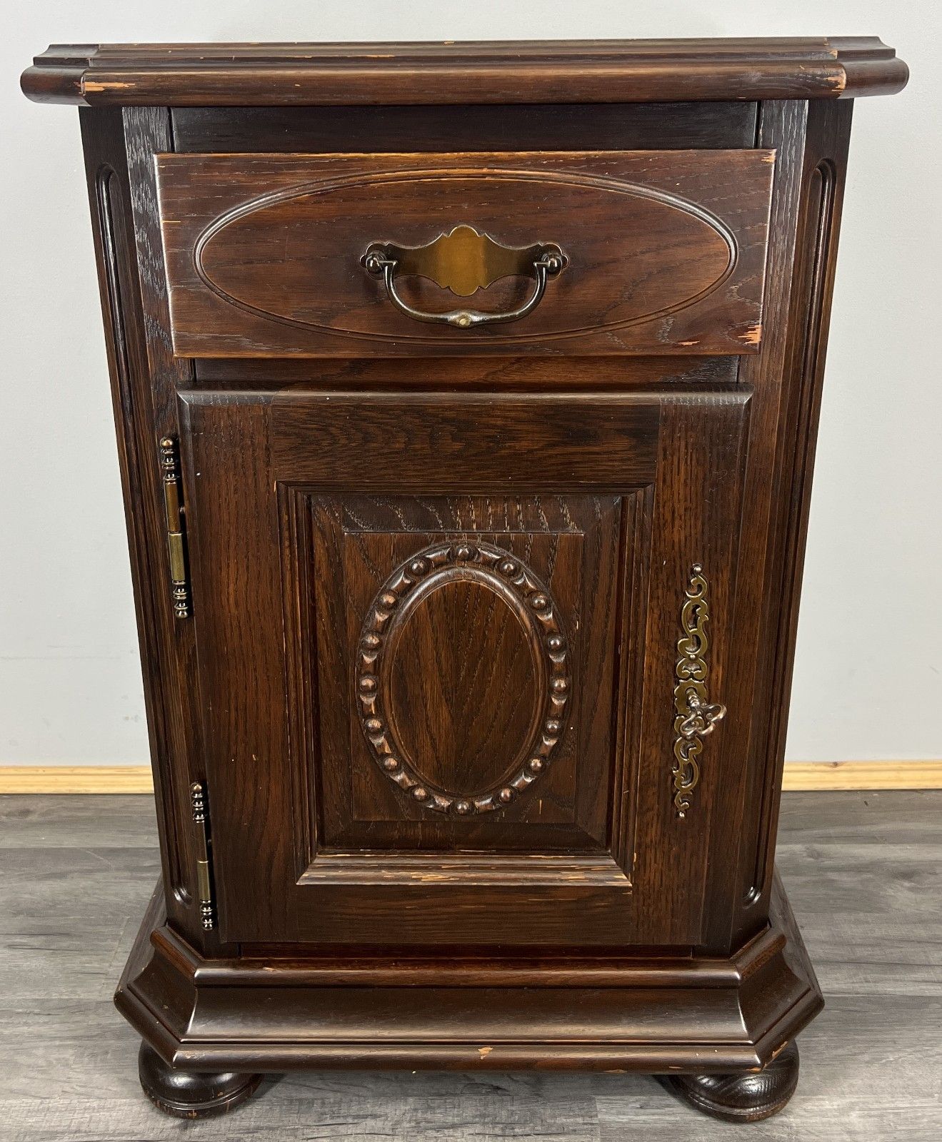 Pair Of  Bedside Tables Vintage French Nightstands Cabinets Carved Door Lot 4295 photo 399.0