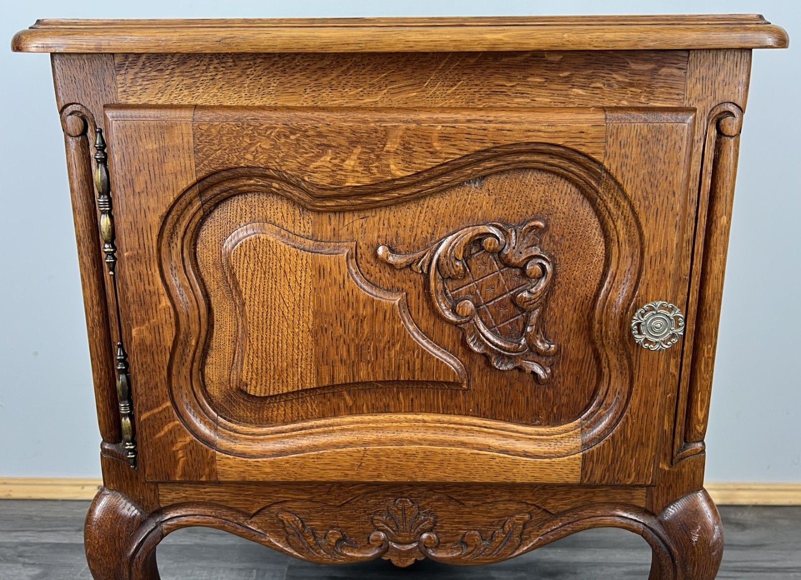 Pair Of  Bedside Tables Vintage French Louis Oak Nightstands Cabinets Lot 4272 photo 399.0