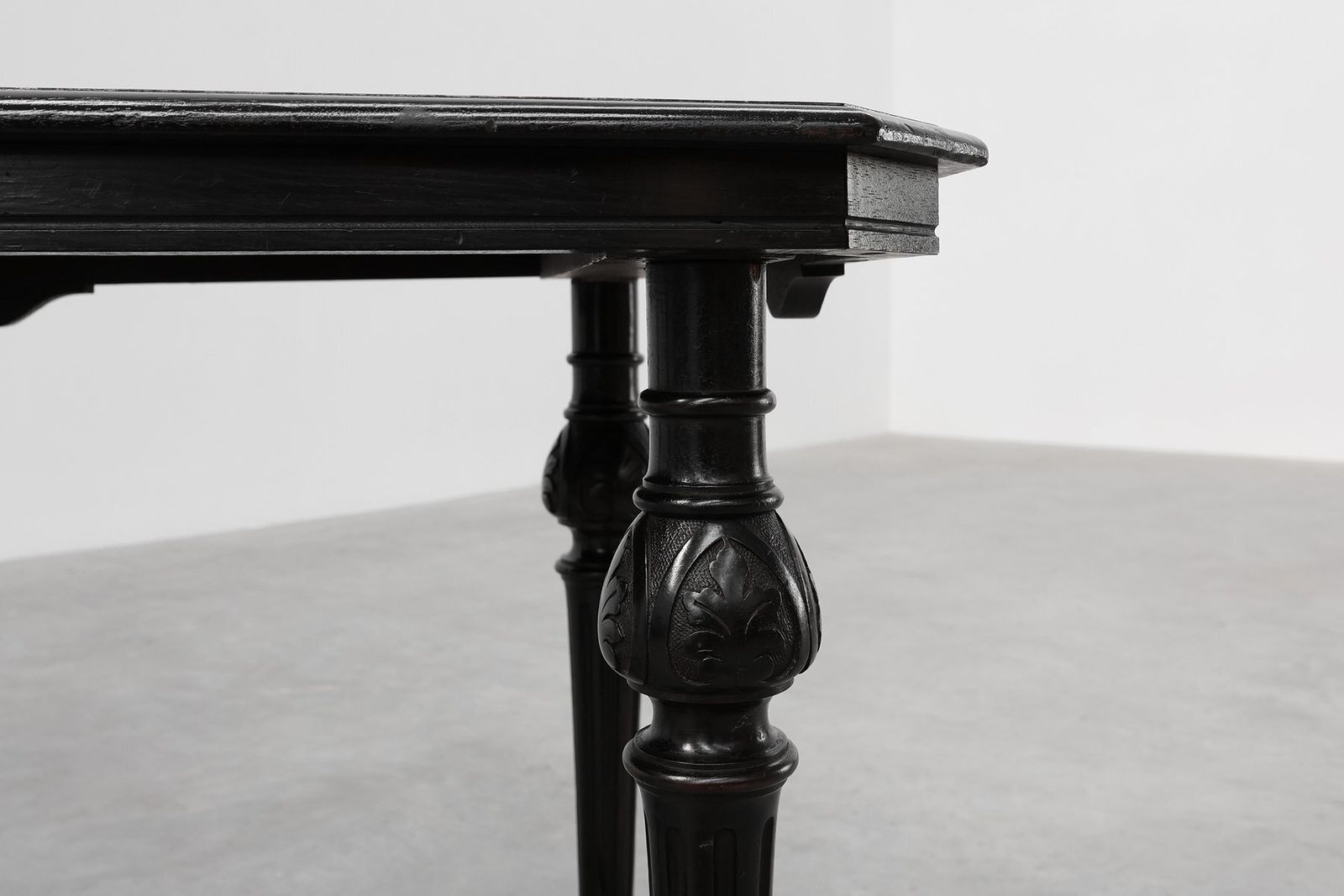 English Side Table With Geometric Wood Inlay From John Taylor & Sons, 19th Century photo vinterior