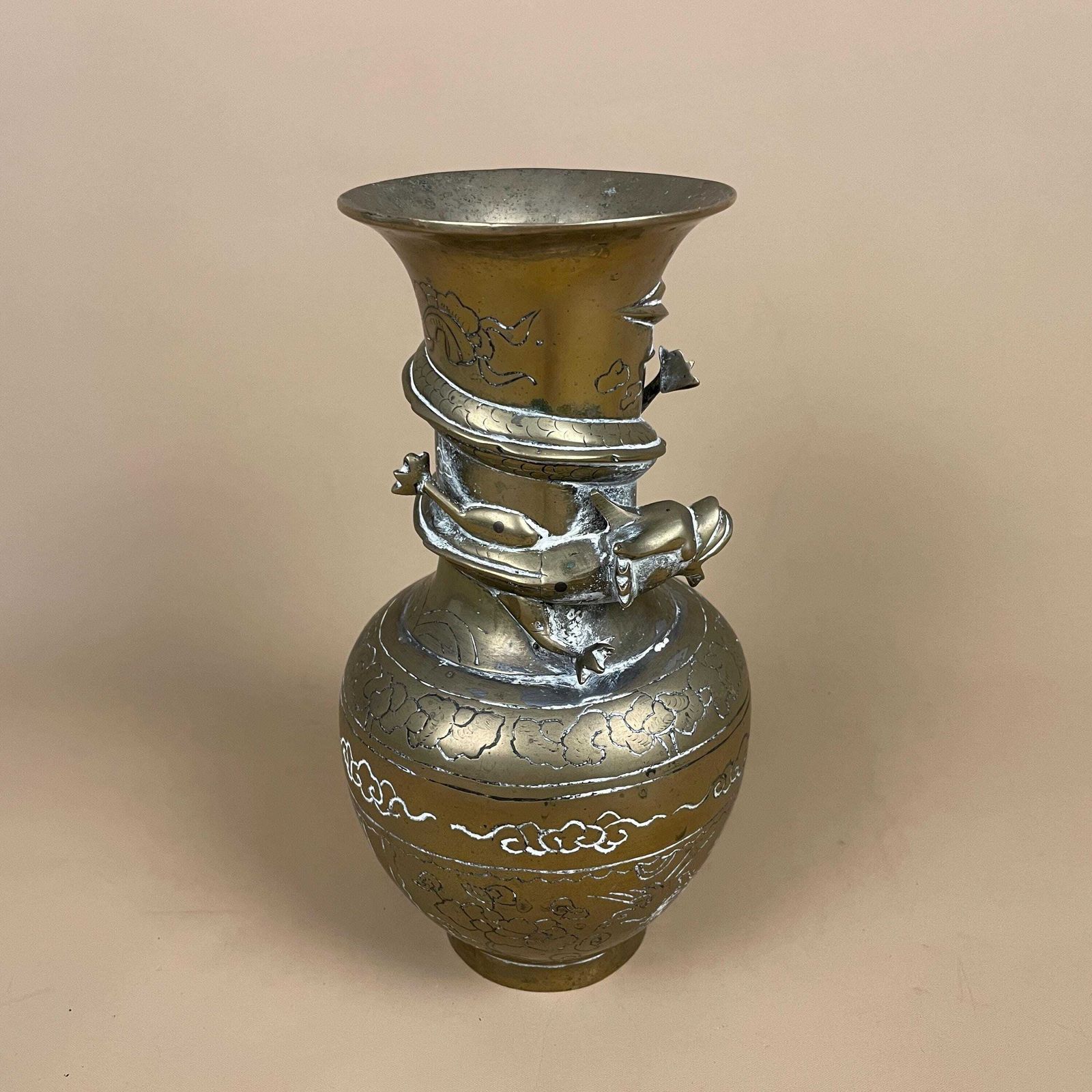 Gold Brass Oriental Chinese Vase Decorative Pot Antique Asian Hand Wrapped Dragon Twisted Pattern Decorative Vintage Engraved Traditional