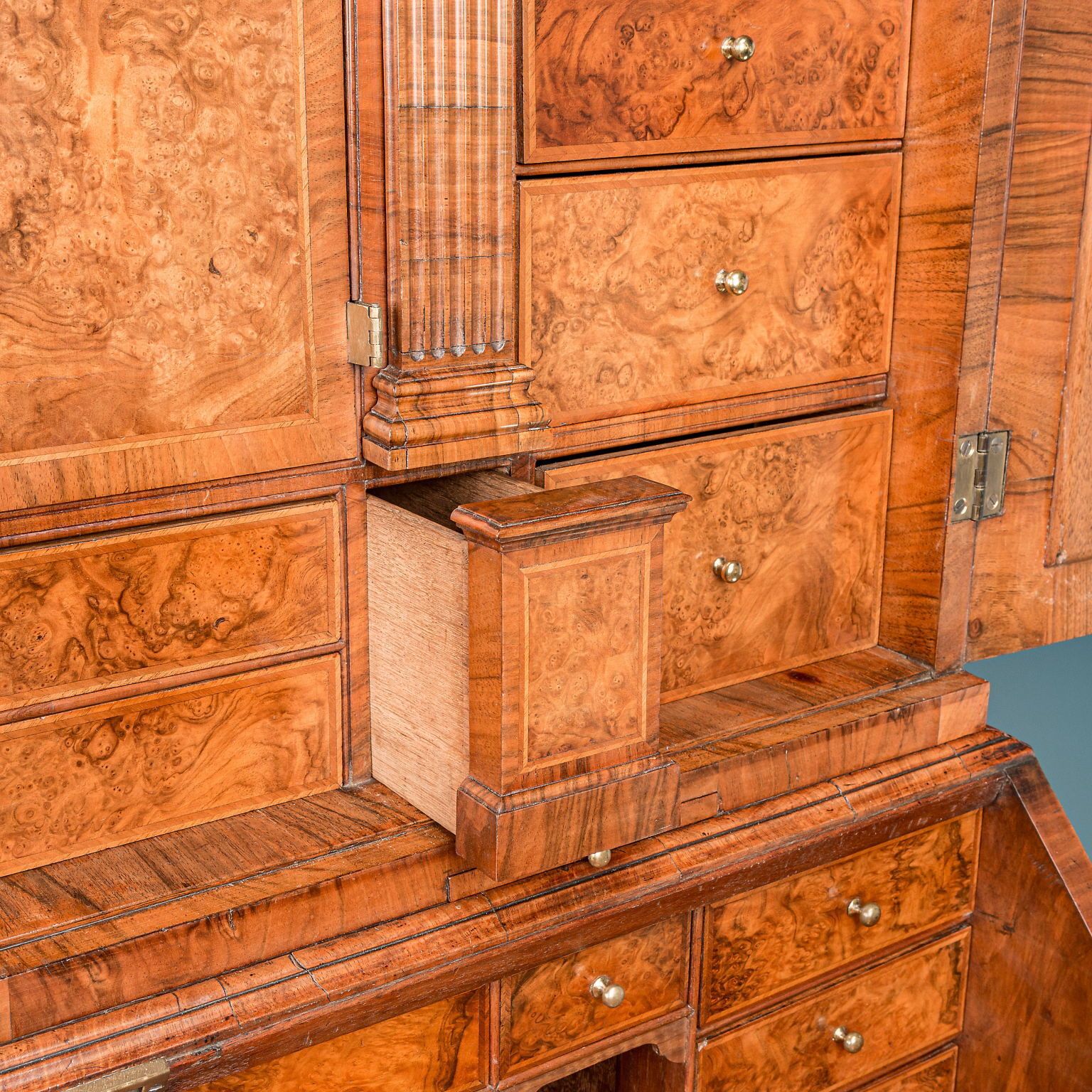 Queen Anne Trumeau Walnut Oak Great Britain XVIII Century photo vinterior