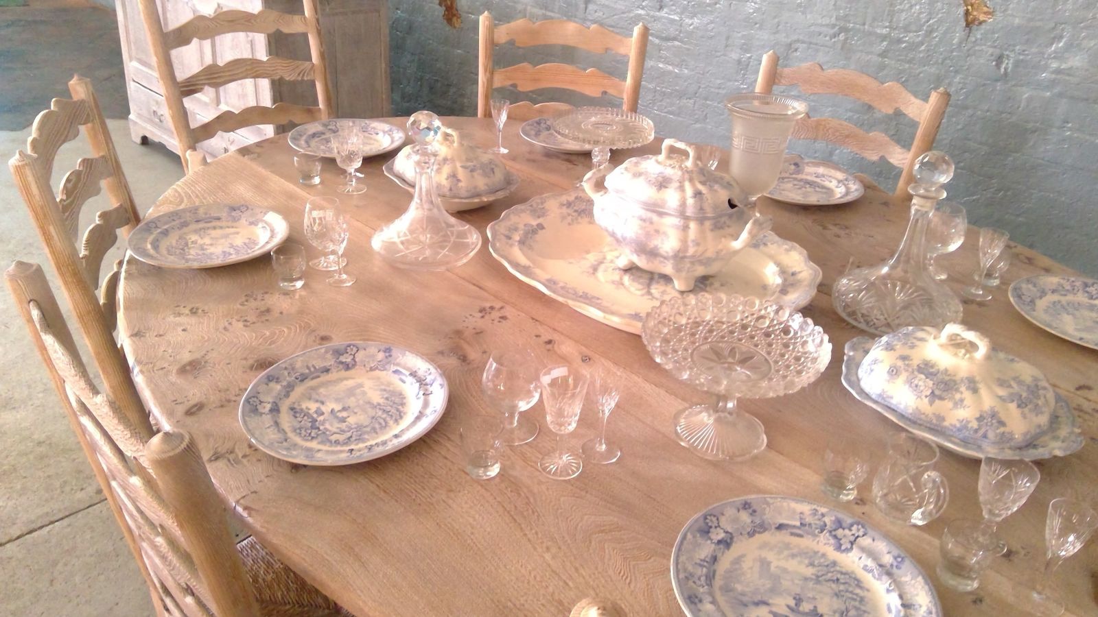Limed Elm Opened Grained Queen Anne Cabriole Leg Dining Table With Eight Chairs photo vintage