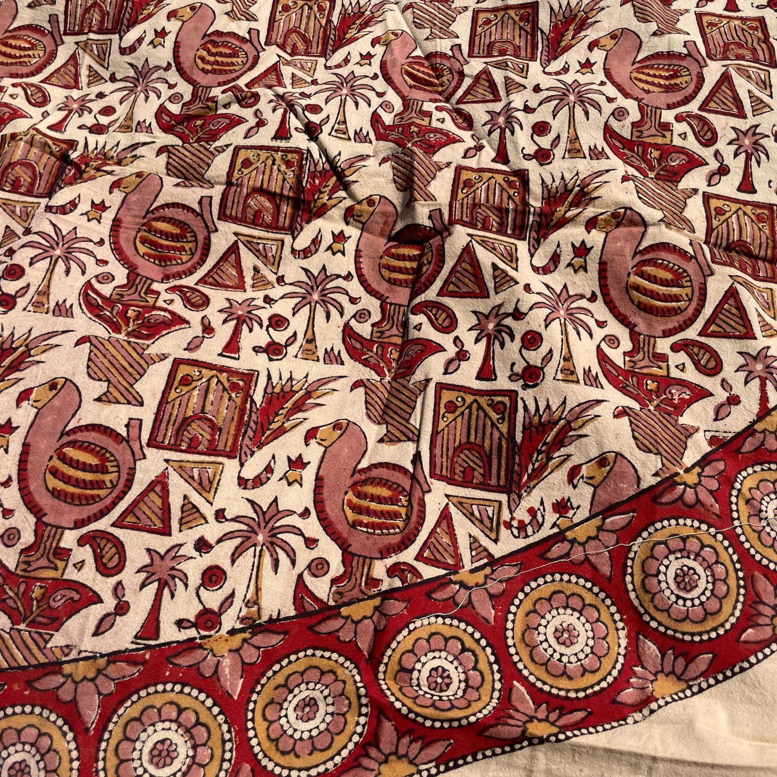 50.0 Hand Printed Indian Fabric 167x163cm Dodo Bird Pattern Block Pink Red Tapestry Cotton Handmade Craft Round Making Traditional Cloth India photo