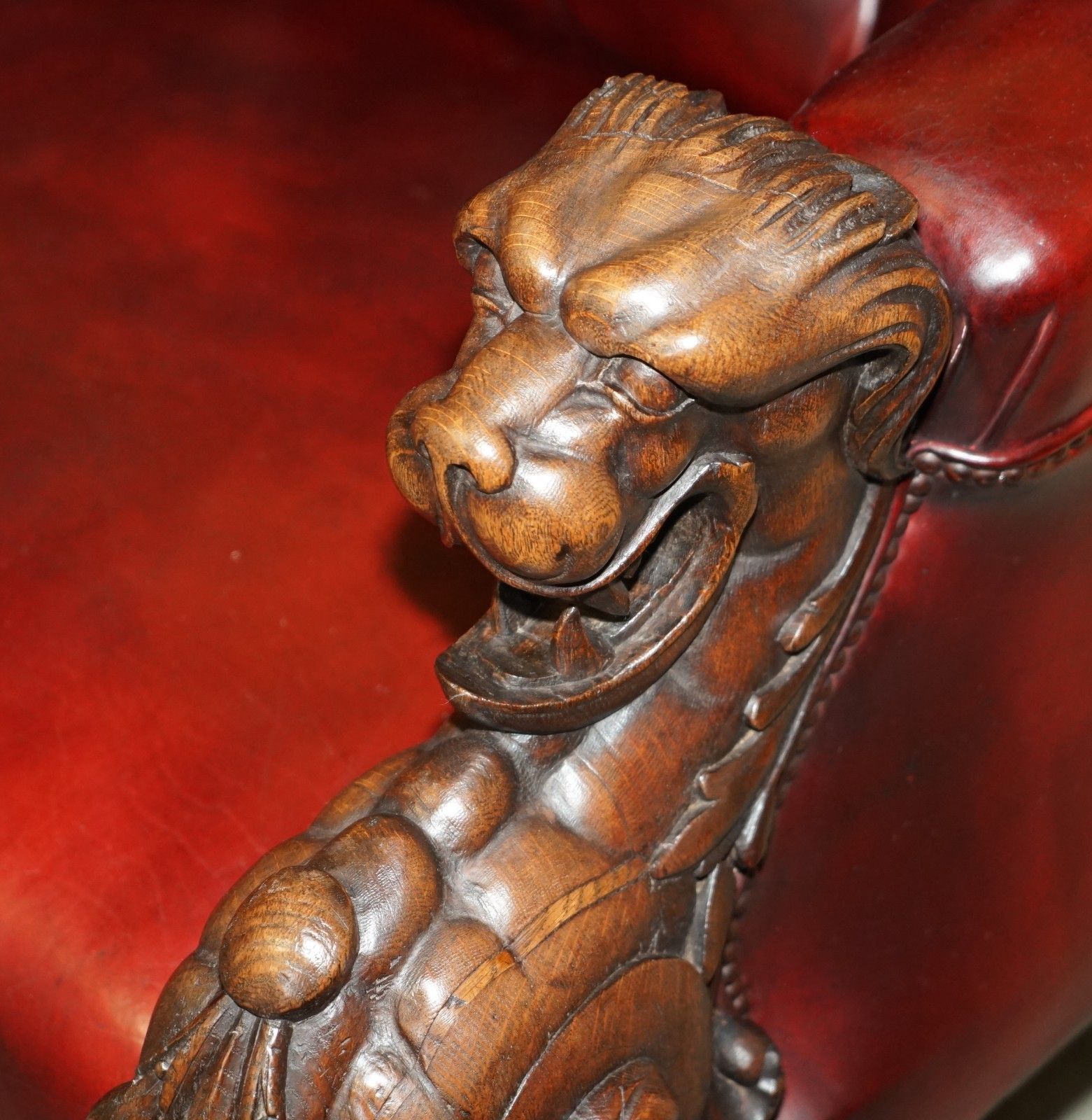 photo furniture Rare Lion' Head Hand Carved Antique Victorian Chesterfield Oxblood Leather Sofa