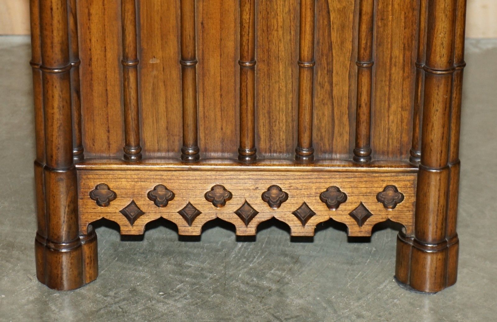 Stunning Pair Of Gothic Revival Extra Large Hand Carved Wooden Planters 72x60cm photo vinterior