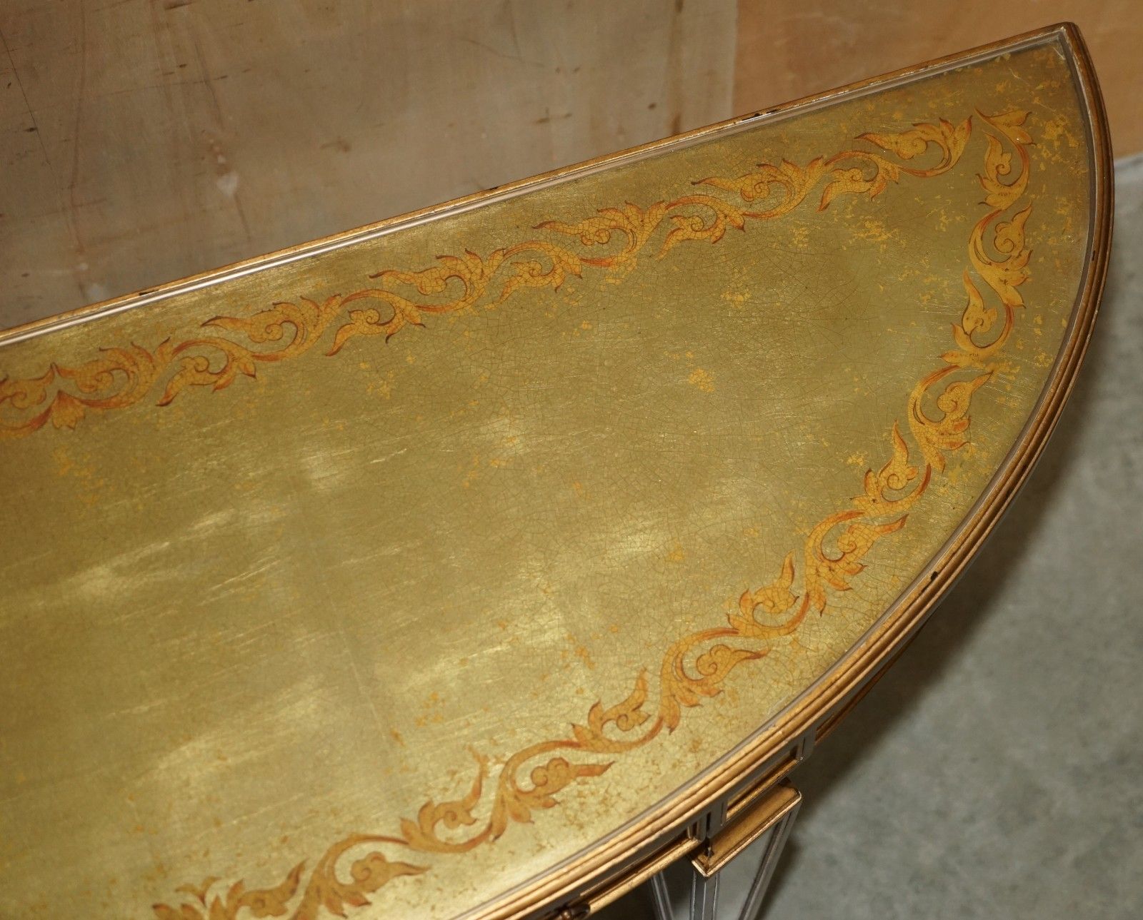 photo vinterior Theodore Alexander Eglomise Demilune Console Table Venetian Gold Gilt Finish