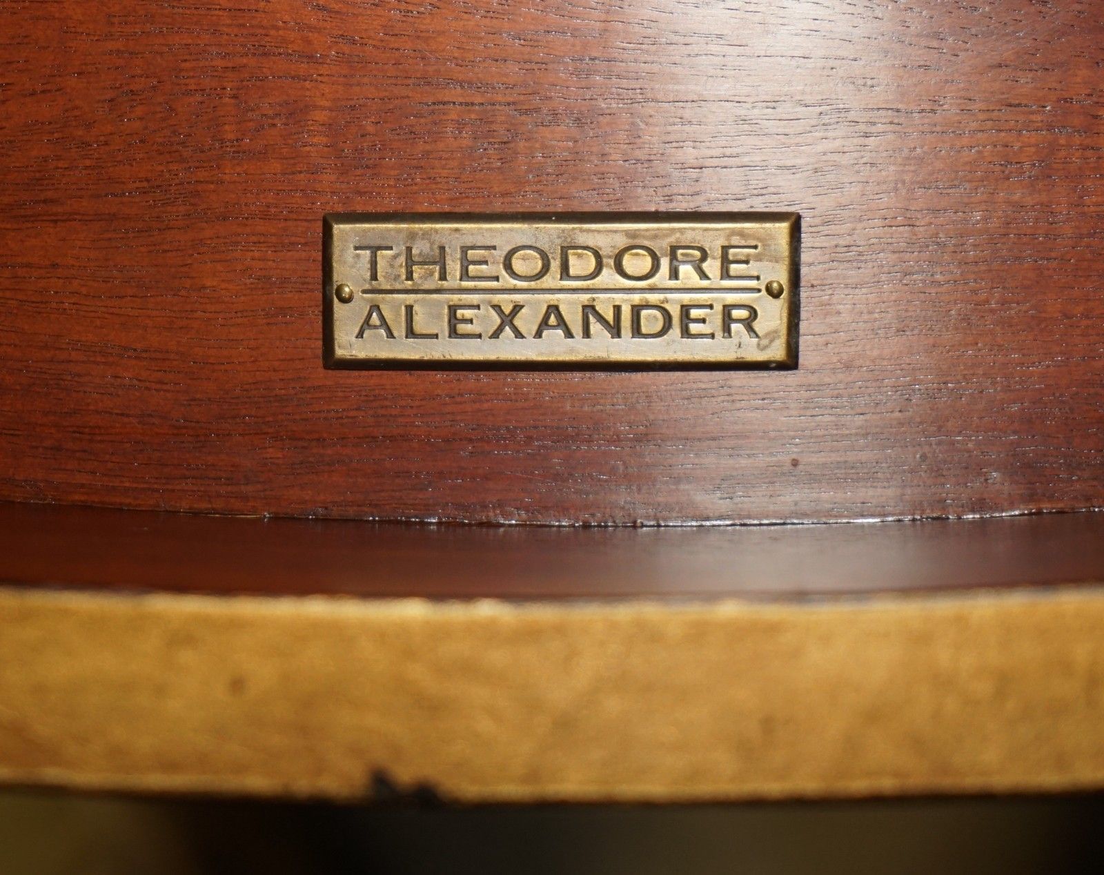 photo vintage Theodore Alexander Eglomise Demilune Console Table Venetian Gold Gilt Finish