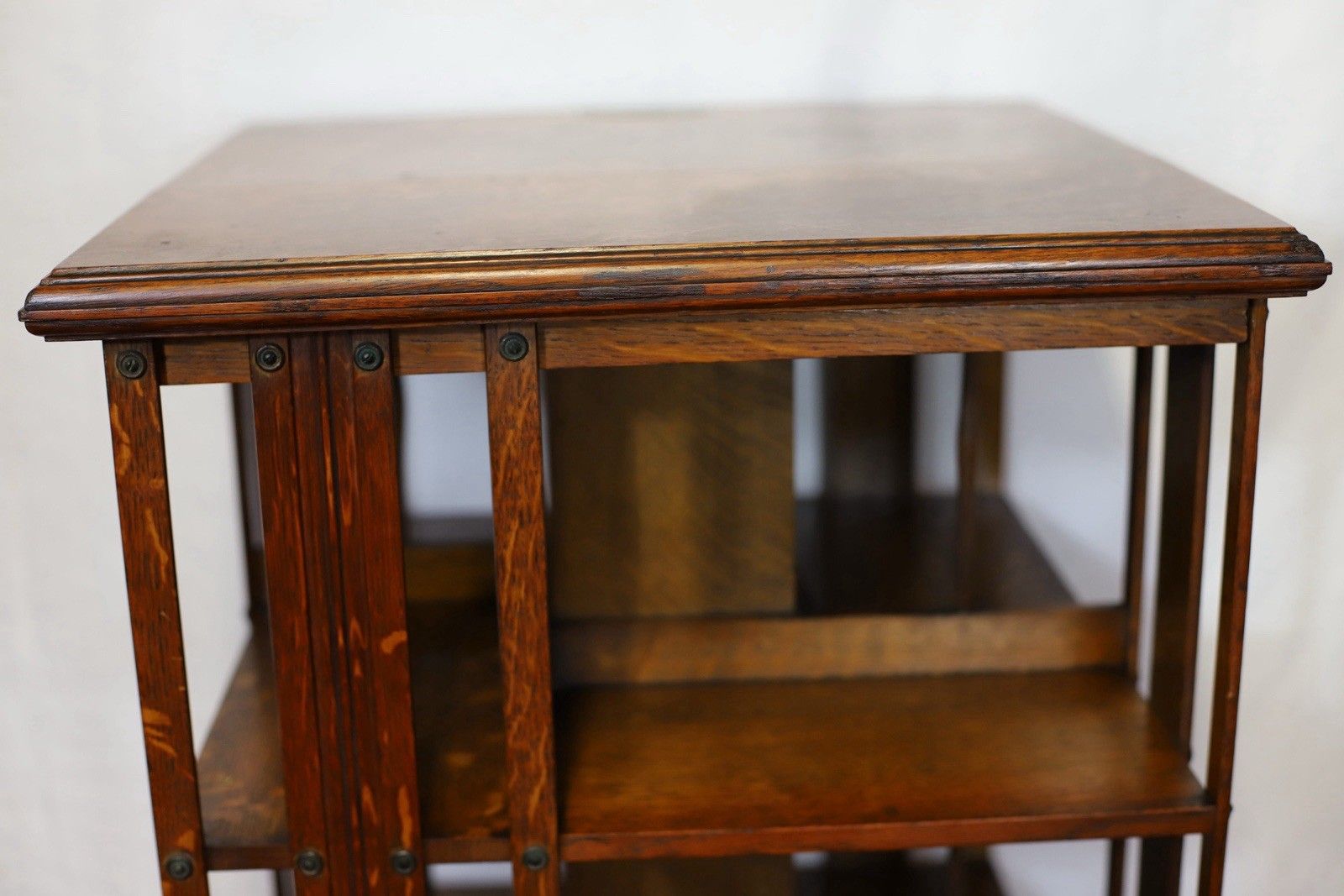 photo vinterior Beautiful Victorian Oak Revolving Bookcase.
