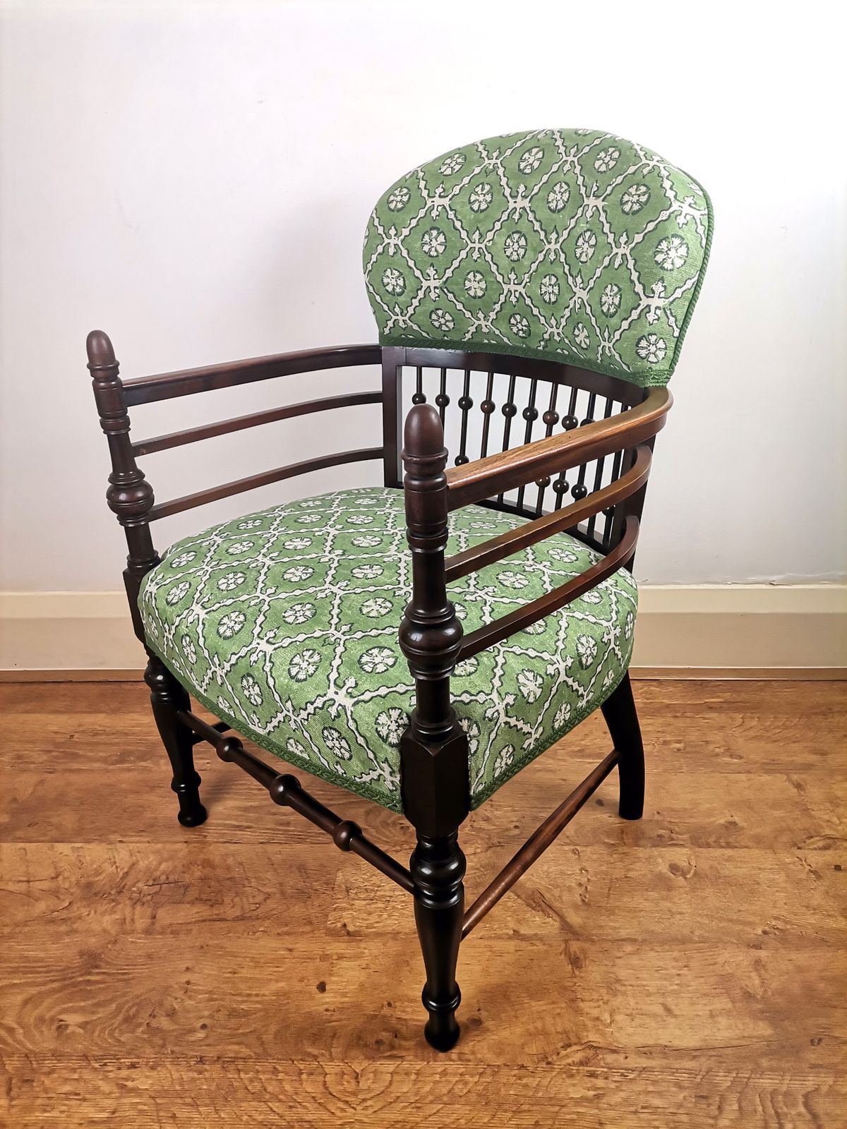 Arts & Crafts Mahogany Ball And Stick Tub Chair
