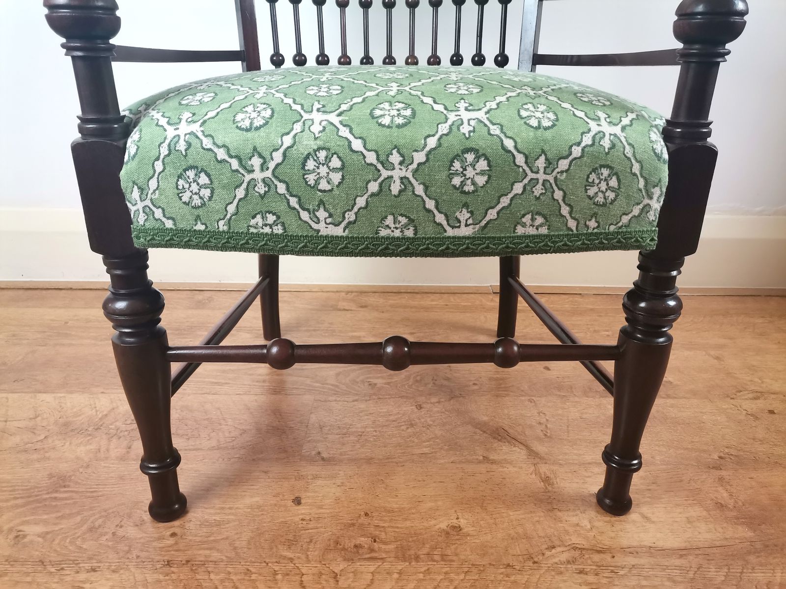 Arts & Crafts Mahogany Ball And Stick Tub Chair photo vintage
