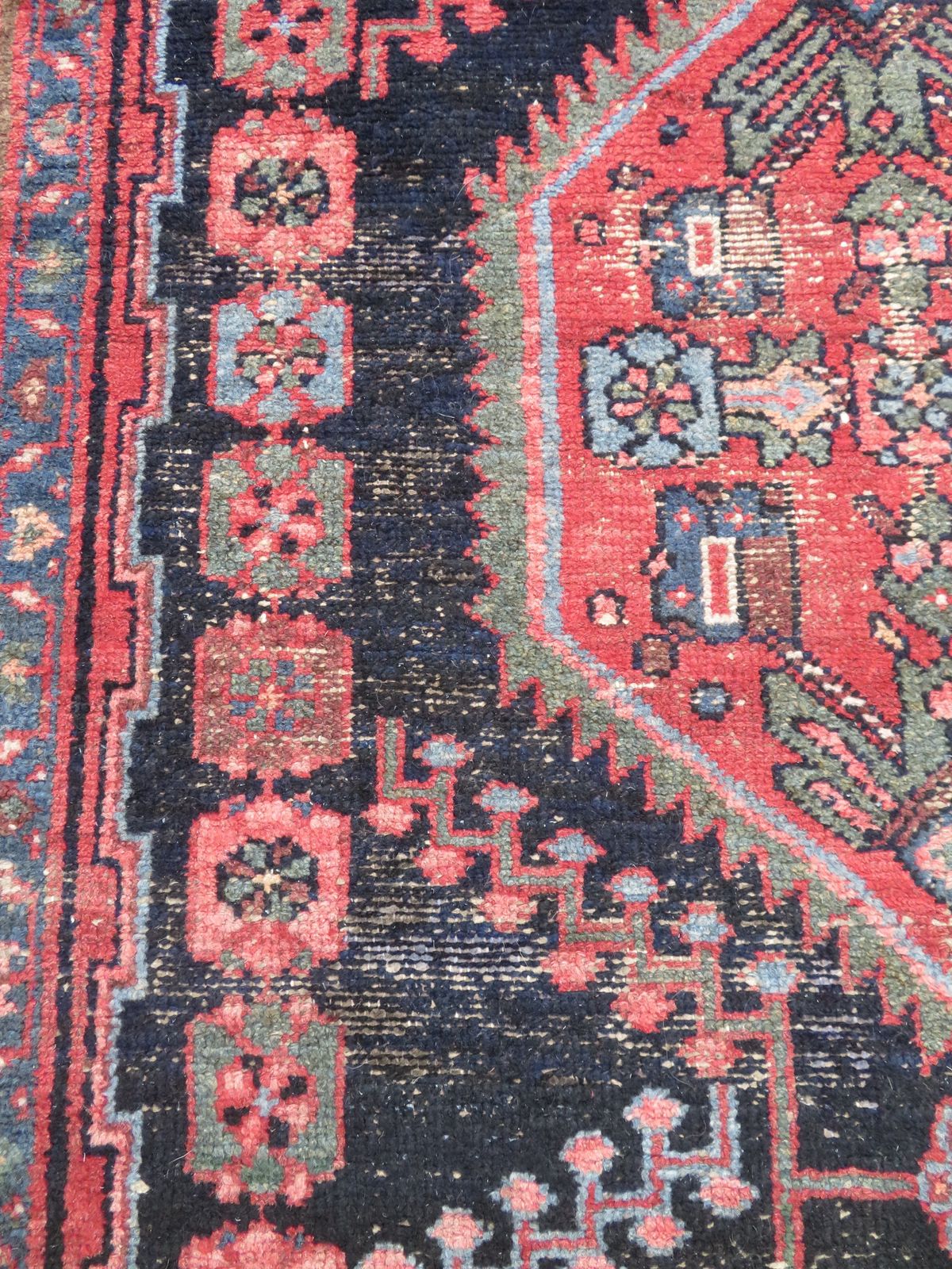 photo vinterior Hamadan Kurdistan Long Rug Runner. 293cm X 107cm.