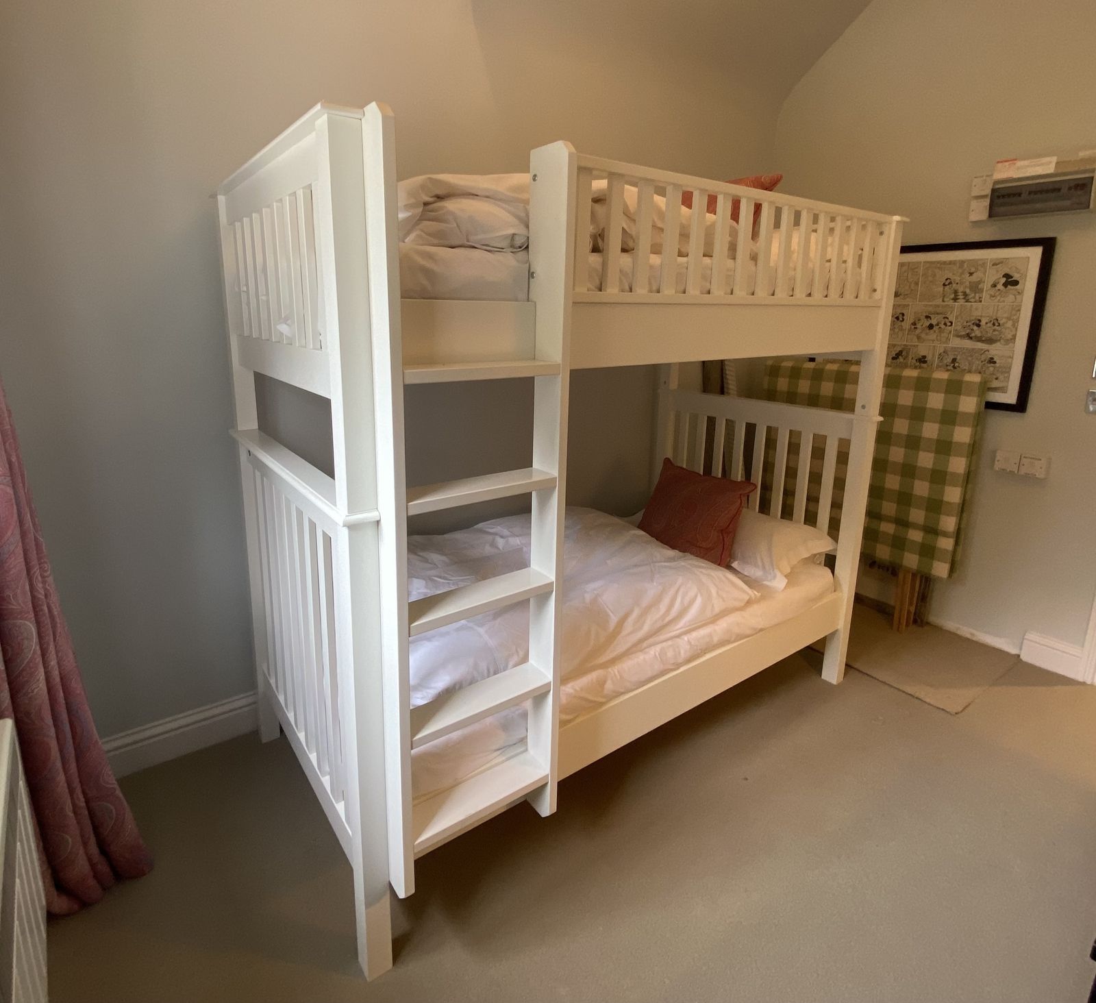 White Solid Wood Bunk Bed   Classic Slatted Design