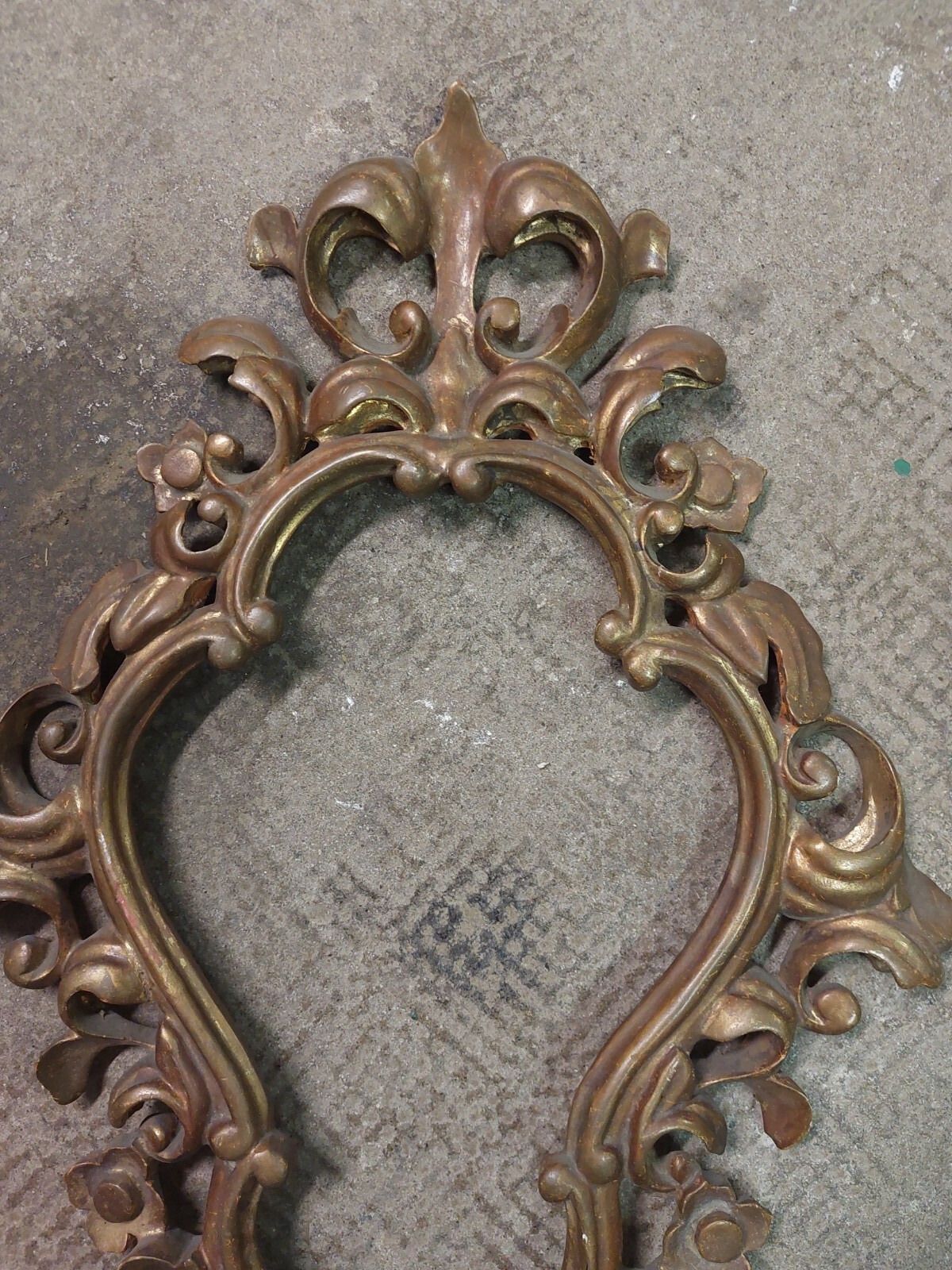 Baroque Carved Wood Frame First Half Of The 900s Gilded photo for sale