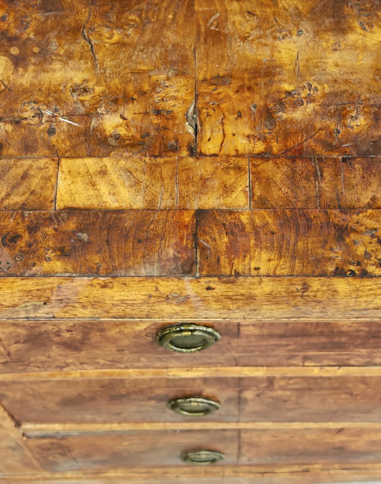 photo furniture Antique Biedermeier Chest Of Drawers In Populus Nigra, Austria 1820s