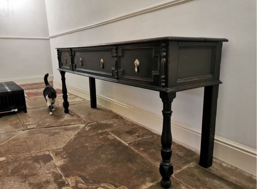 A Splendid 18th Century Joined Oak Low Dresser photo Furniture
