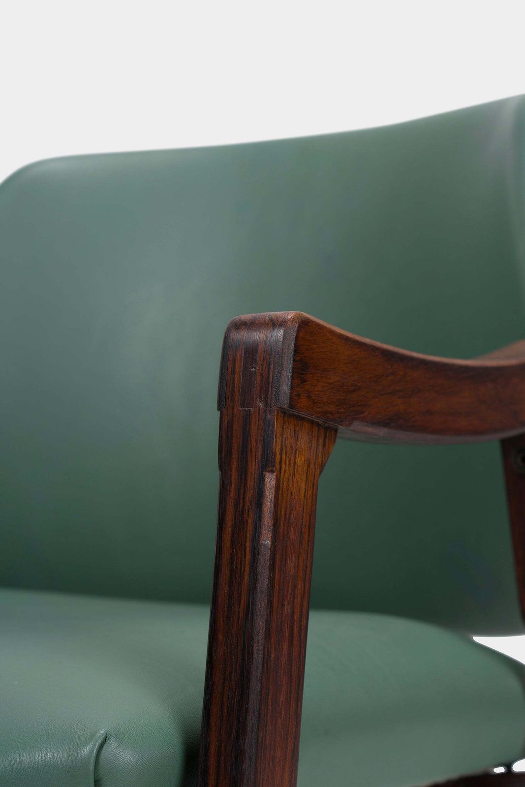 photo furniture Ico & Luisa Parisi, Armchair Mod. 814, Cassina, Italy, 60s