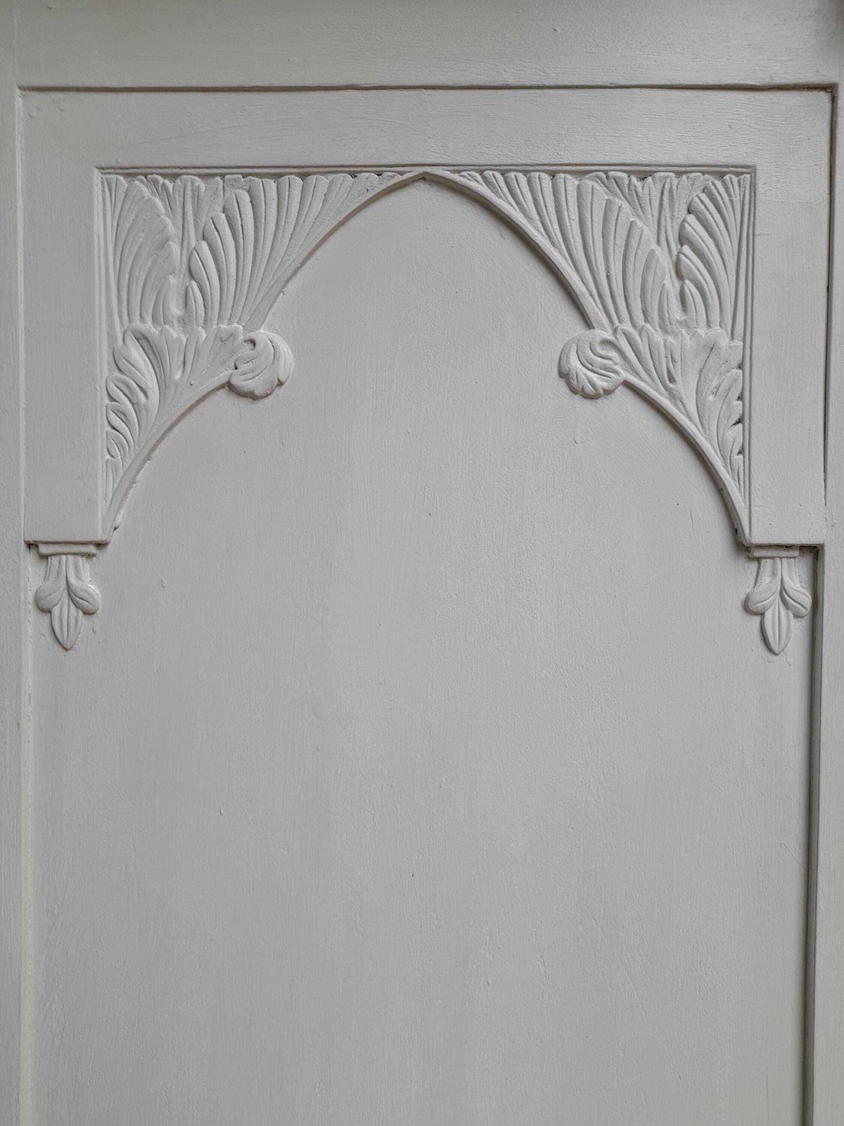 Antique Walnut Wardrobe. photo 985.0