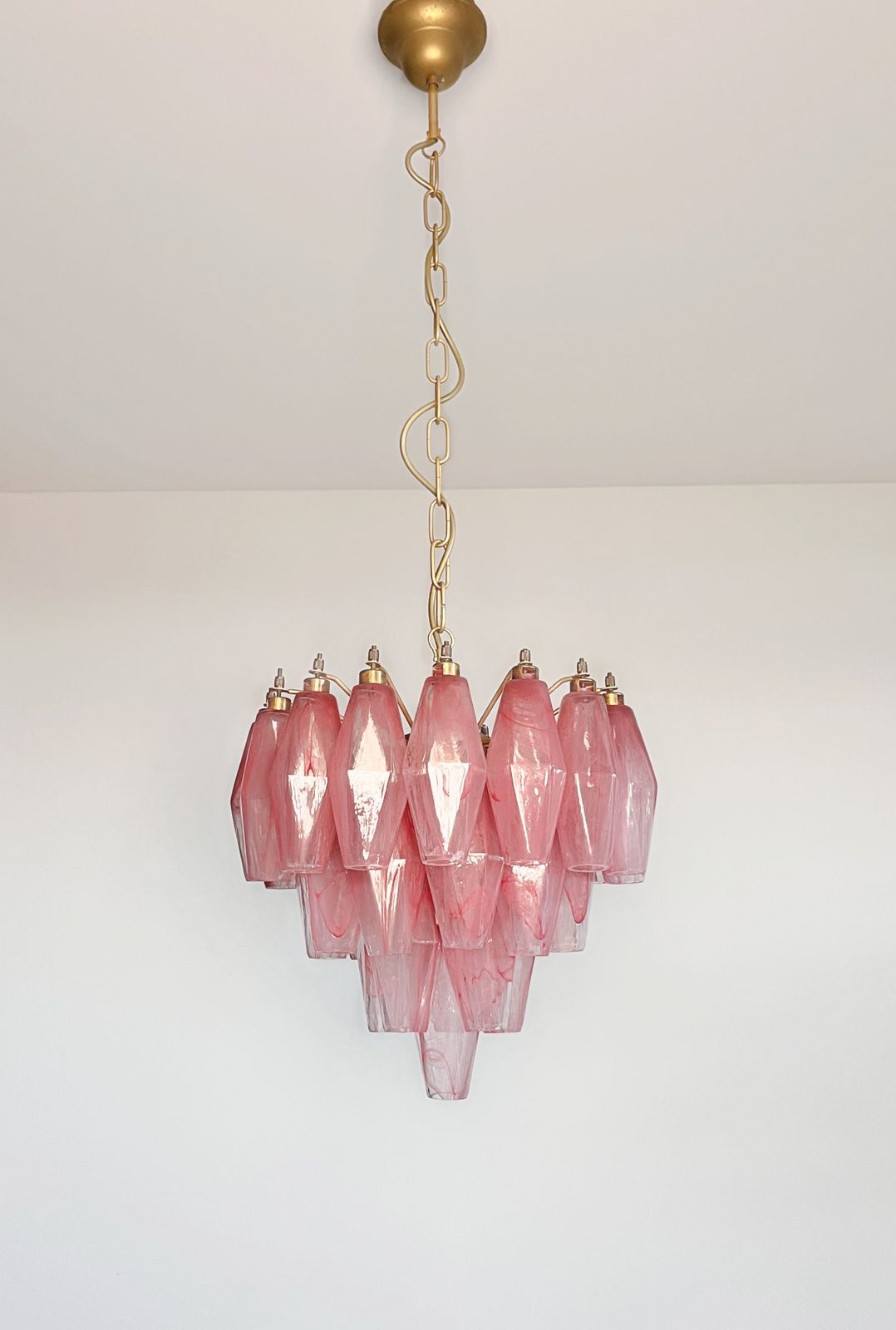 Elegant Murano Alabaster Pink Poliedri Chandelier   Carlo Scarpa Design photo for sale