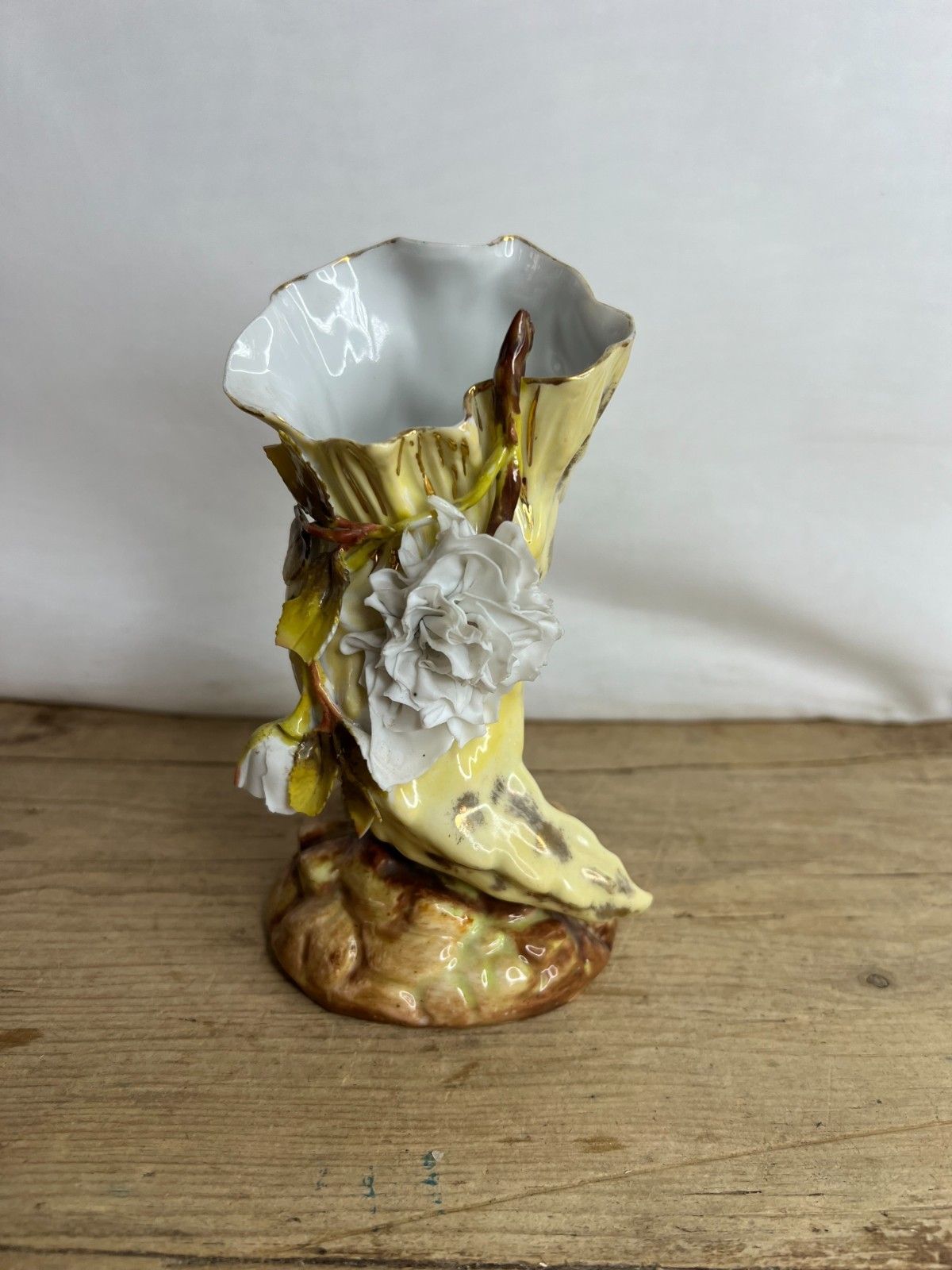 Antique Porcelain Cornucopia Shell Vase Brown And Yellow Je 476 Good Condition
