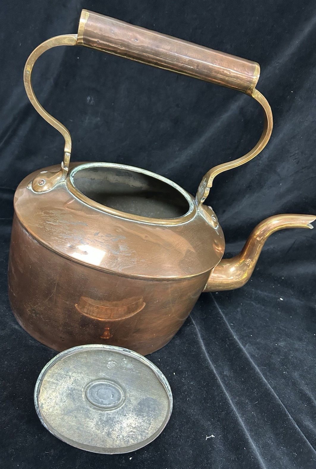 photo furniture Large Antique Regency  Copper Kettle With Brass Inserts 17” 3kg