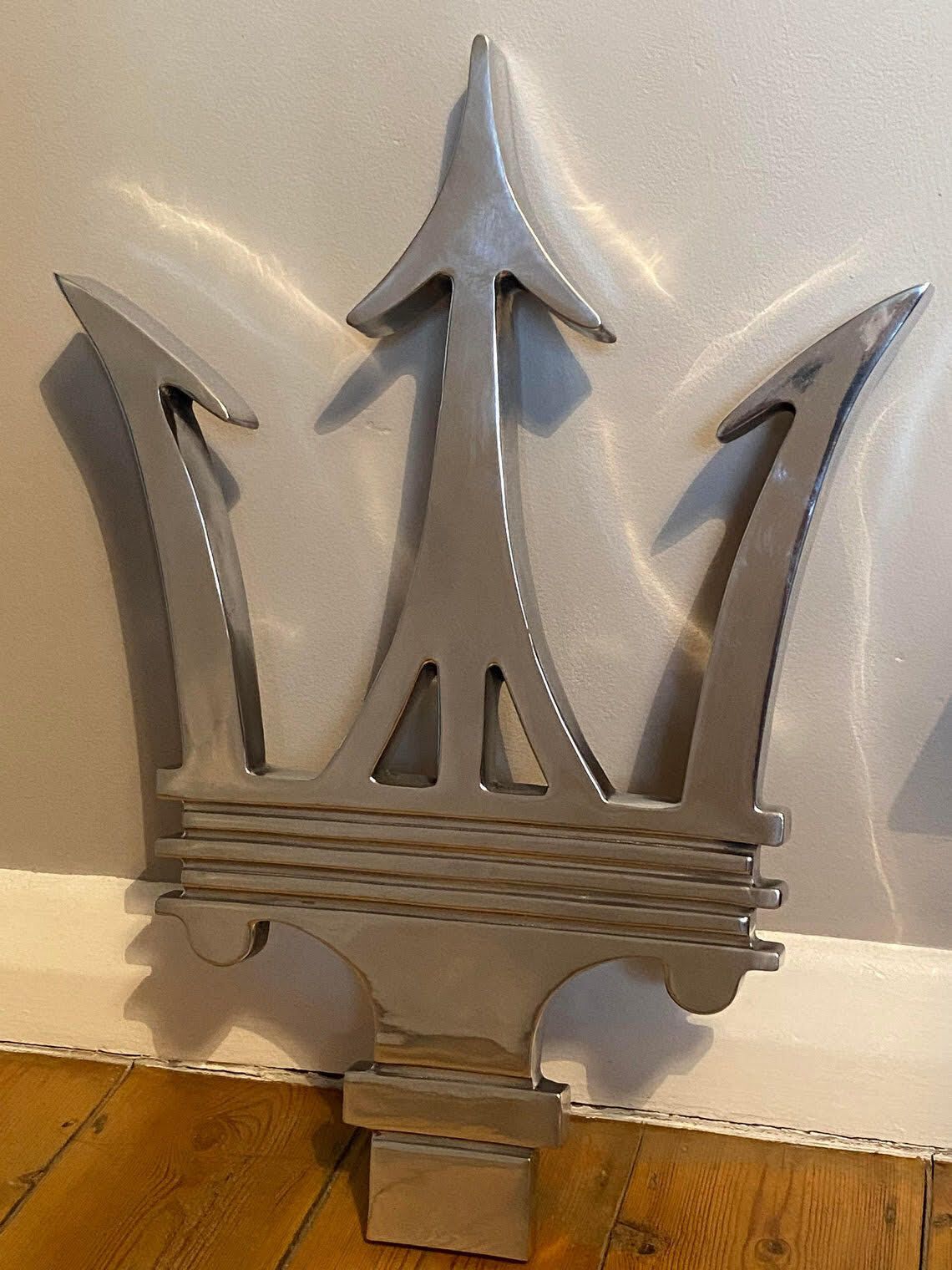 photo for sale Extra Large Maserati Trident Dealership Garage Sign Ornament Statue Showroom Sculpture Dealer Mascot Aluminium Art Maserati 3200 4200 Ghibli Grecale