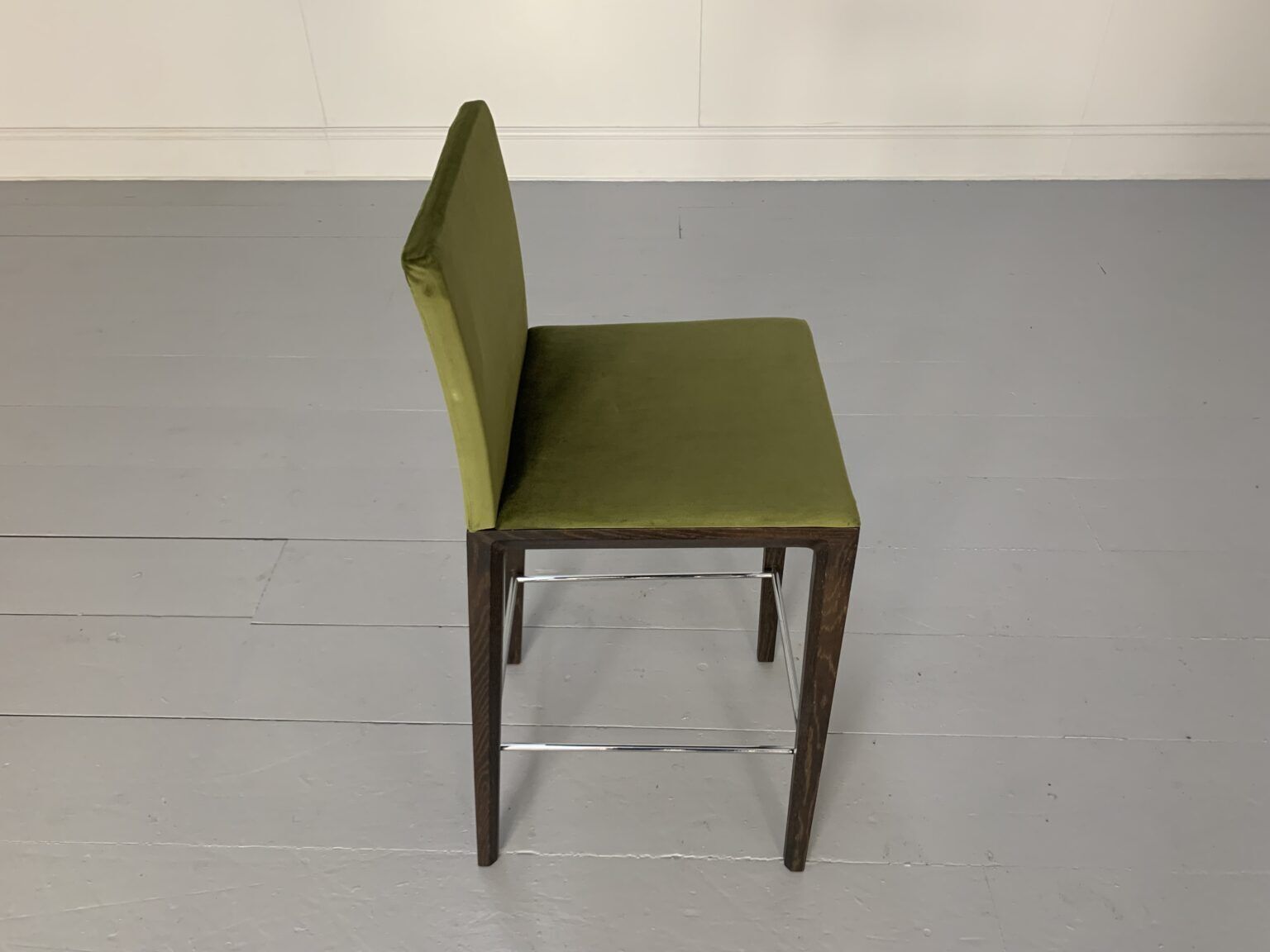 Pair Of Walter Knoll “Andoo” Bar Stools – In Green Velvet & Walnut photo vintage