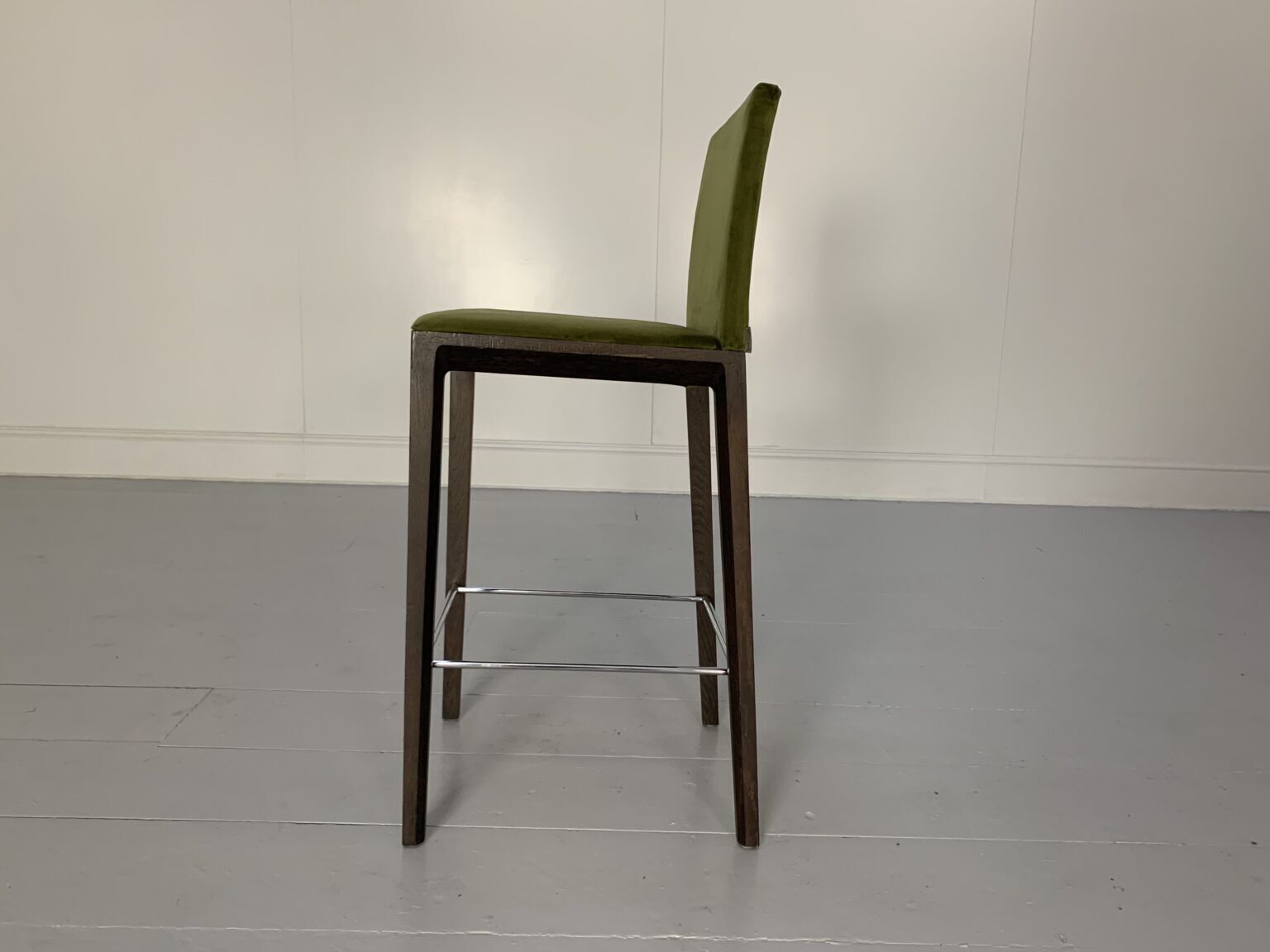 Walter Knoll “Andoo” Bar Stool – In Green Velvet & Walnut photo vintage