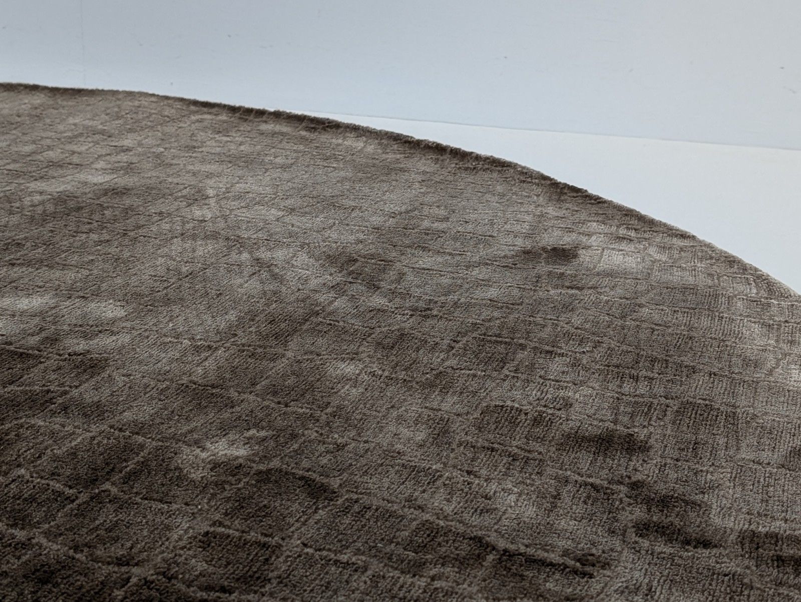 Armani Casa Tutankhamen Circular Rug Good Condition Save 60% On The Rrp! photo vinterior