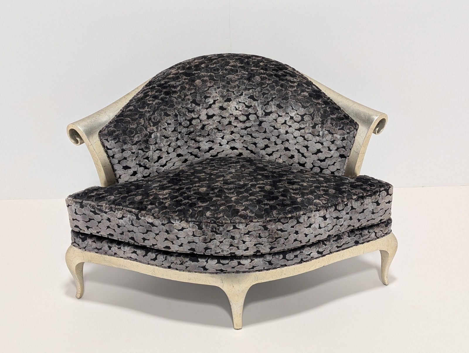 3376.0 Christopher Guy Belmondo Banquette Excellent Condition Save 60% On The Rrp! photo