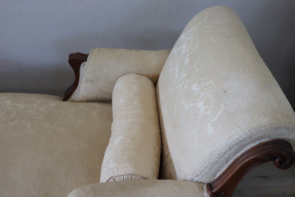 photo vintage Antique Chaise Lounge In Walnut, 1800s