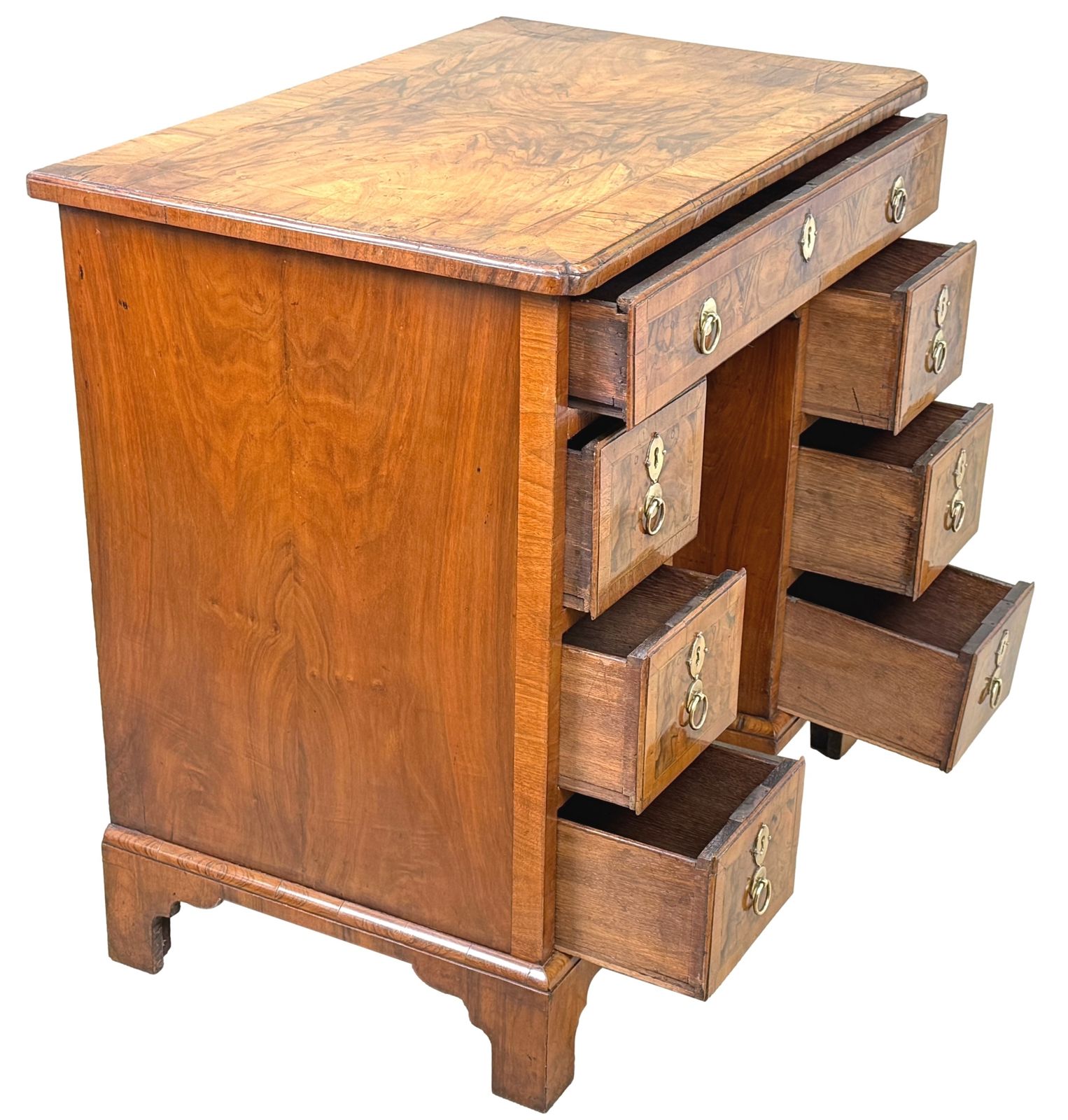 Exceptional Georgian 18th Century Walnut Kneehole Desk (England, Circa 1720) photo vintage