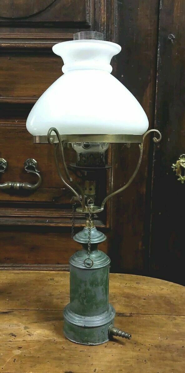 photo furniture Antique Oil Lamp Metal And Glass 19th Century Original Lamp