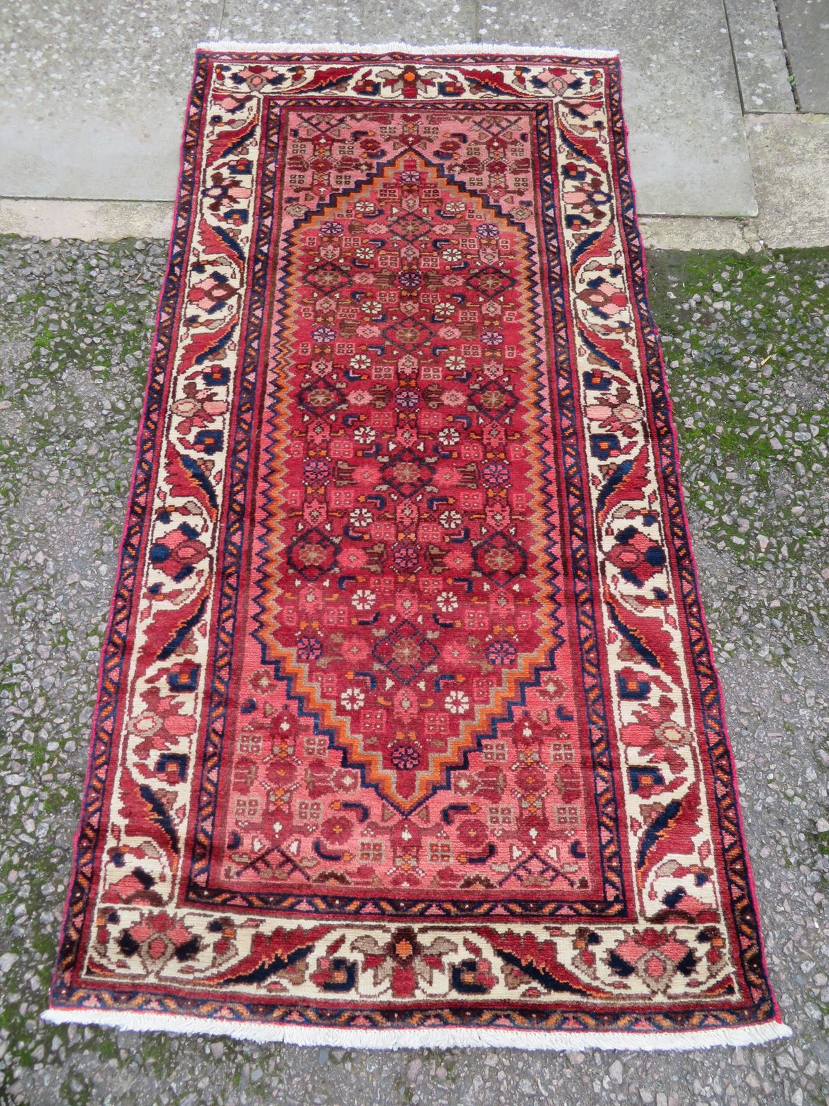 Sanjan Hamadan Rug. 195cm X 97cm.