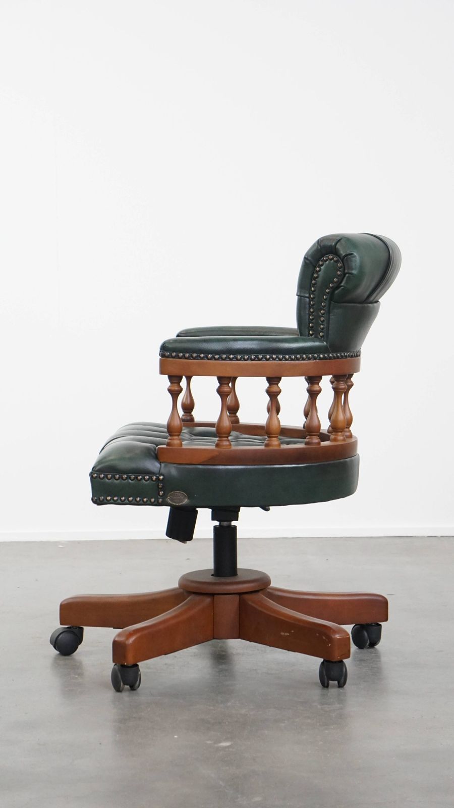 Stylish Functional Dark Green Chesterfield Office Chair In Cowhide Leather And Wood On Wheels photo 745.0