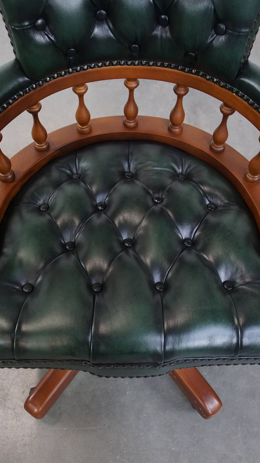 Stylish Functional Dark Green Chesterfield Office Chair In Cowhide Leather And Wood On Wheels photo vinterior