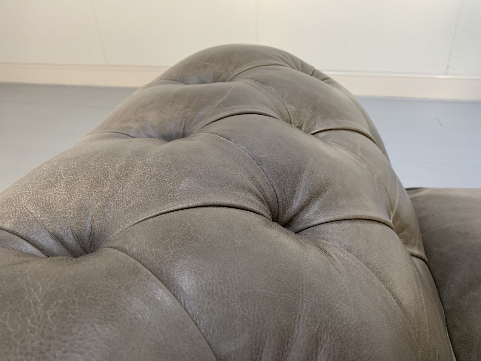 16900.0 Pair Of Beaumont & Fletcher “Grenville” 2 Seat Chesterfield Sofas – In “Siena” G photo