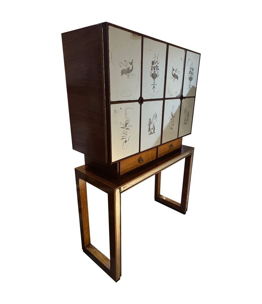 photo vintage An Italian 1940s Mirrored Maple Wood Bar Cabinet By Osvaldo Borsani